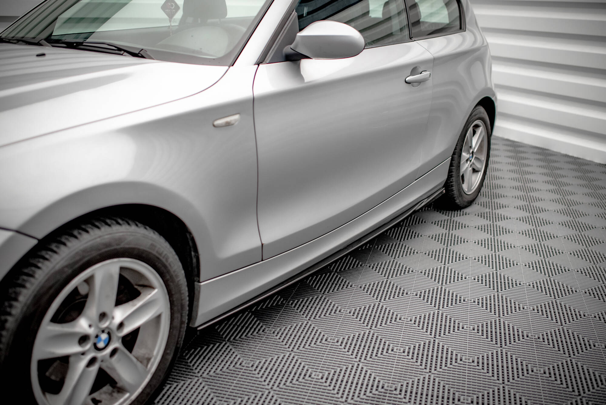 Maxton Design Street+ Seitenschweller Leisten V.2 passend für BMW 1er E81 Facelift schwarz Hochglanz