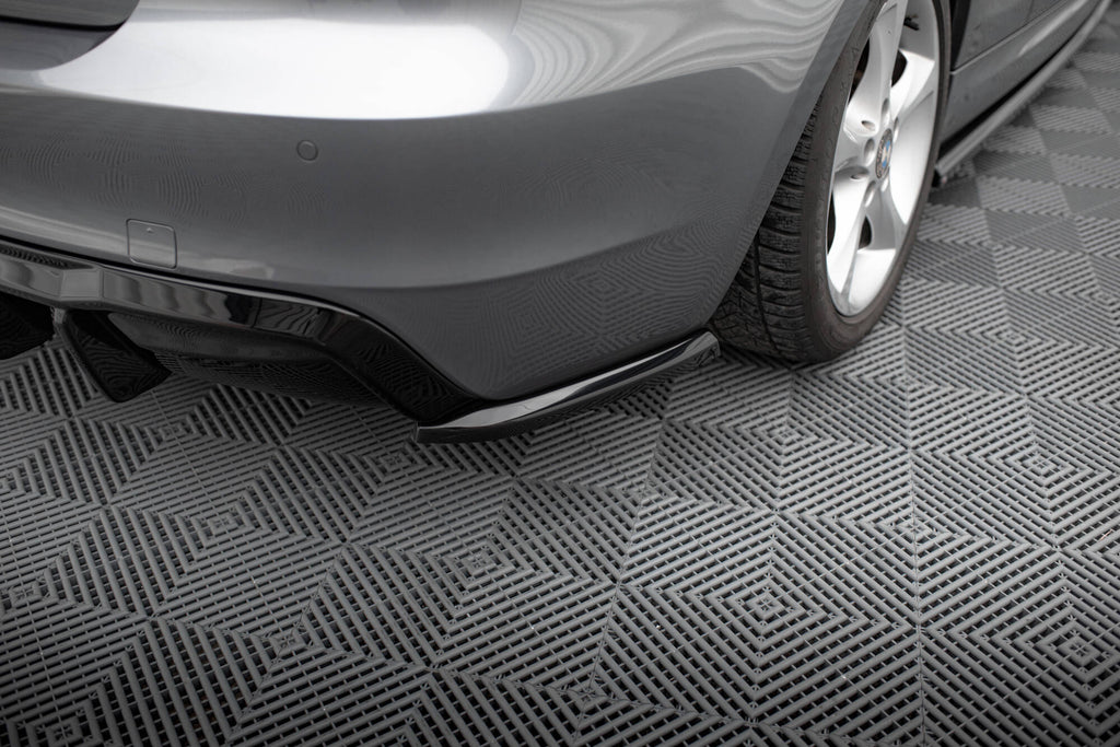 Maxton Design Heck Ansatz Flaps Diffusor passend für BMW 1er M-Paket E82 schwarz Hochglanz