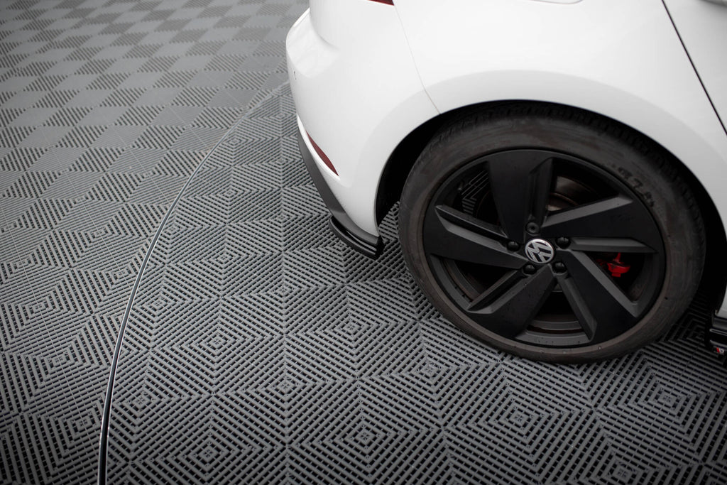 Maxton Design Heck Ansatz Flaps Diffusor passend für VW GOLF 7 GTI FACELIFT schwarz Hochglanz