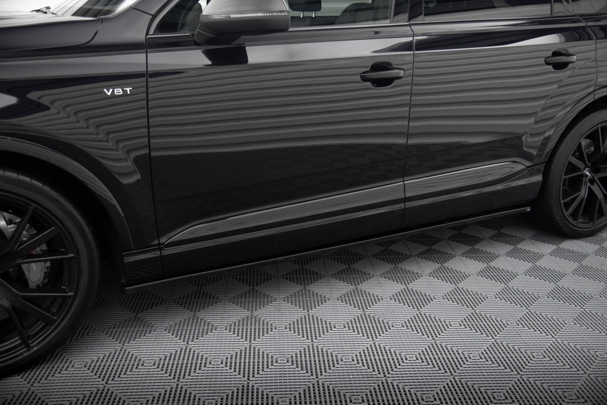Maxton Design Street+ Seitenschweller Leisten V.2 passend für Audi SQ7 / Q7 S-Line Mk2 schwarz Hochglanz