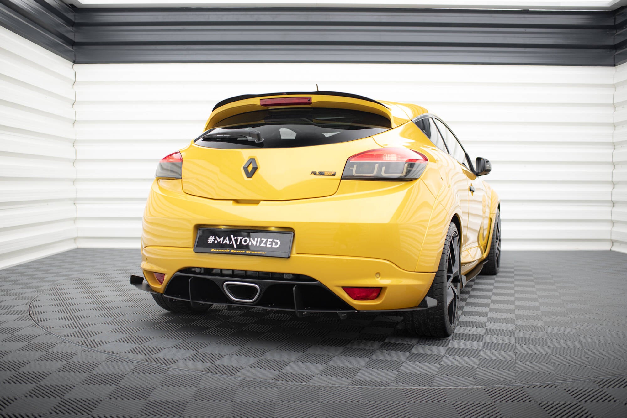 Maxton Design Heck Ansatz Flaps Diffusor passend für RENAULT MEGANE MK3 RS