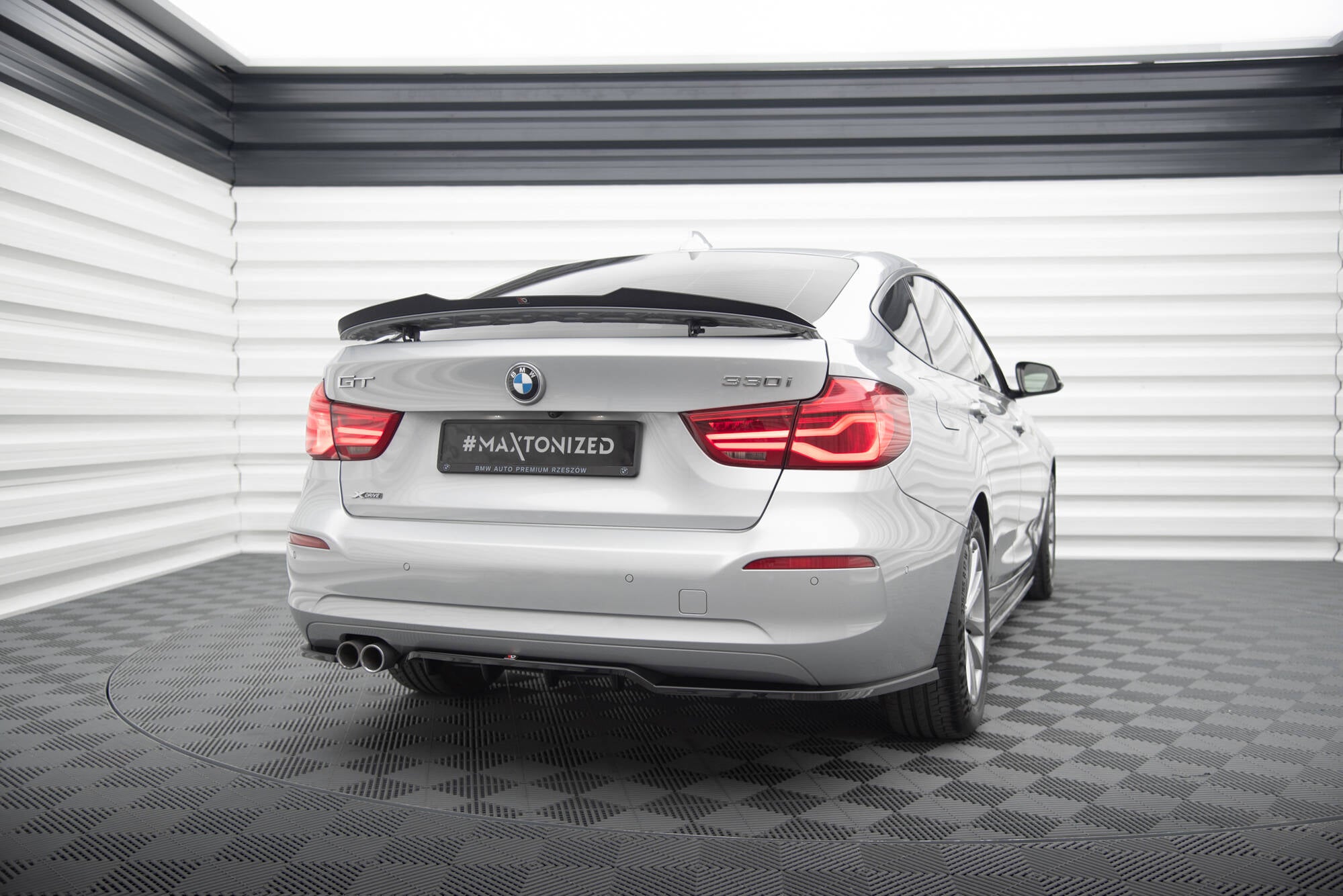 Maxton Design Street+ Mittlerer Diffusor RACE passend für BMW 3er GT F34 Facelift schwarz Hochglanz