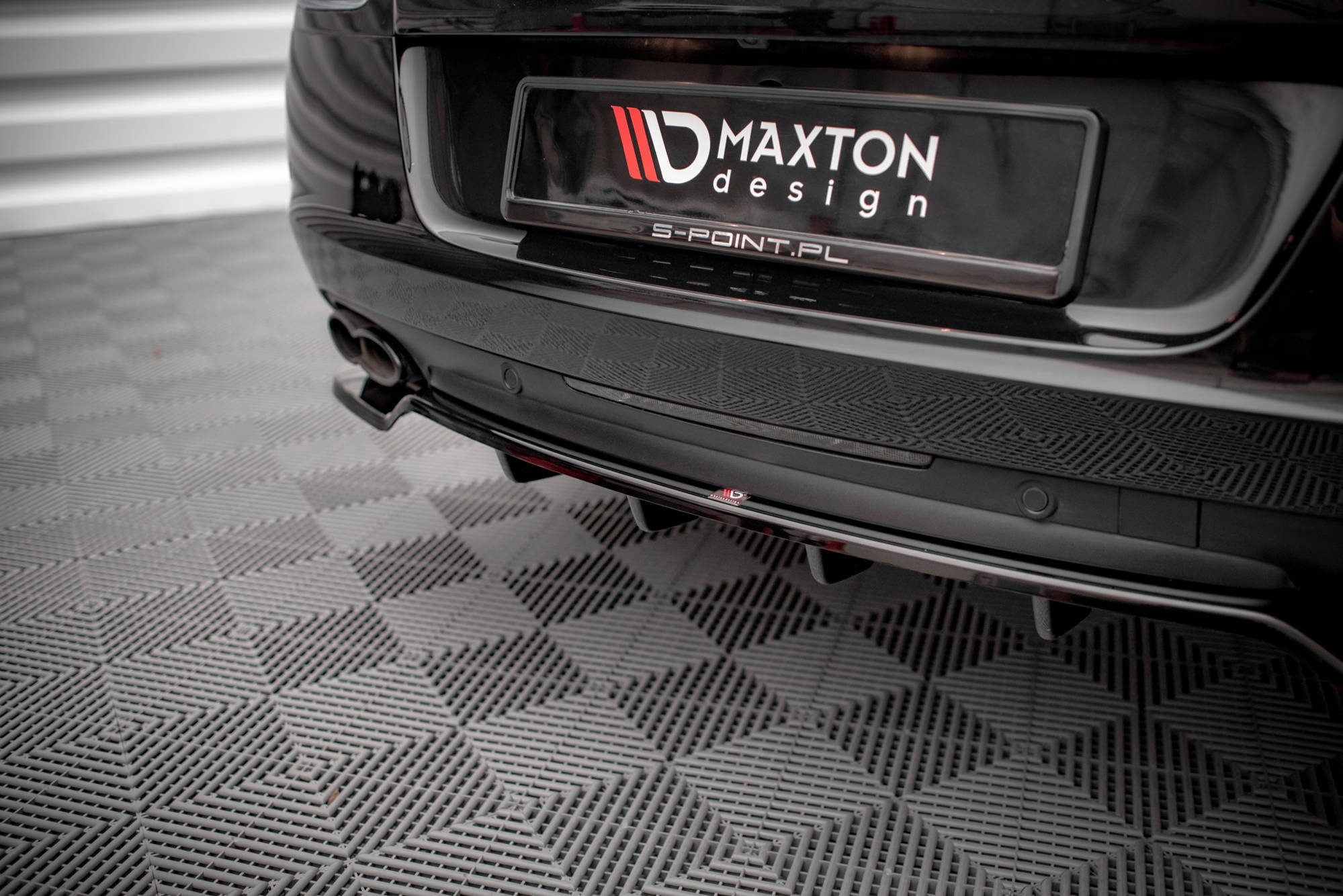 Maxton Design Street+ Mittlerer Diffusor RACE passend für Bentley Continental GT V8 S Mk2 schwarz Hochglanz