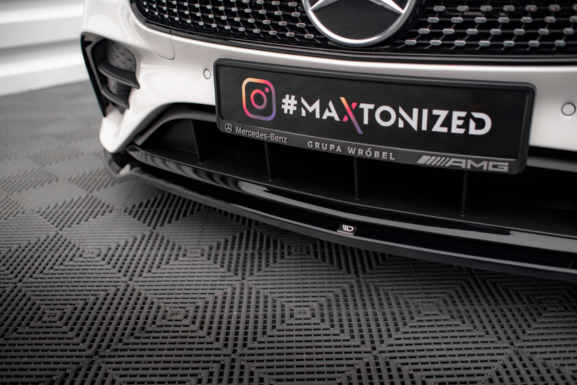 Maxton Design Street+ Spoilerlippe Front Ansatz V.1 passend für Mercedes-Benz E-Klasse W213 Coupe Facelift (C238 Facelift) / Cabriolet (A238 Facelift) AMG-Line / 53 AMG schwarz Hochglanz