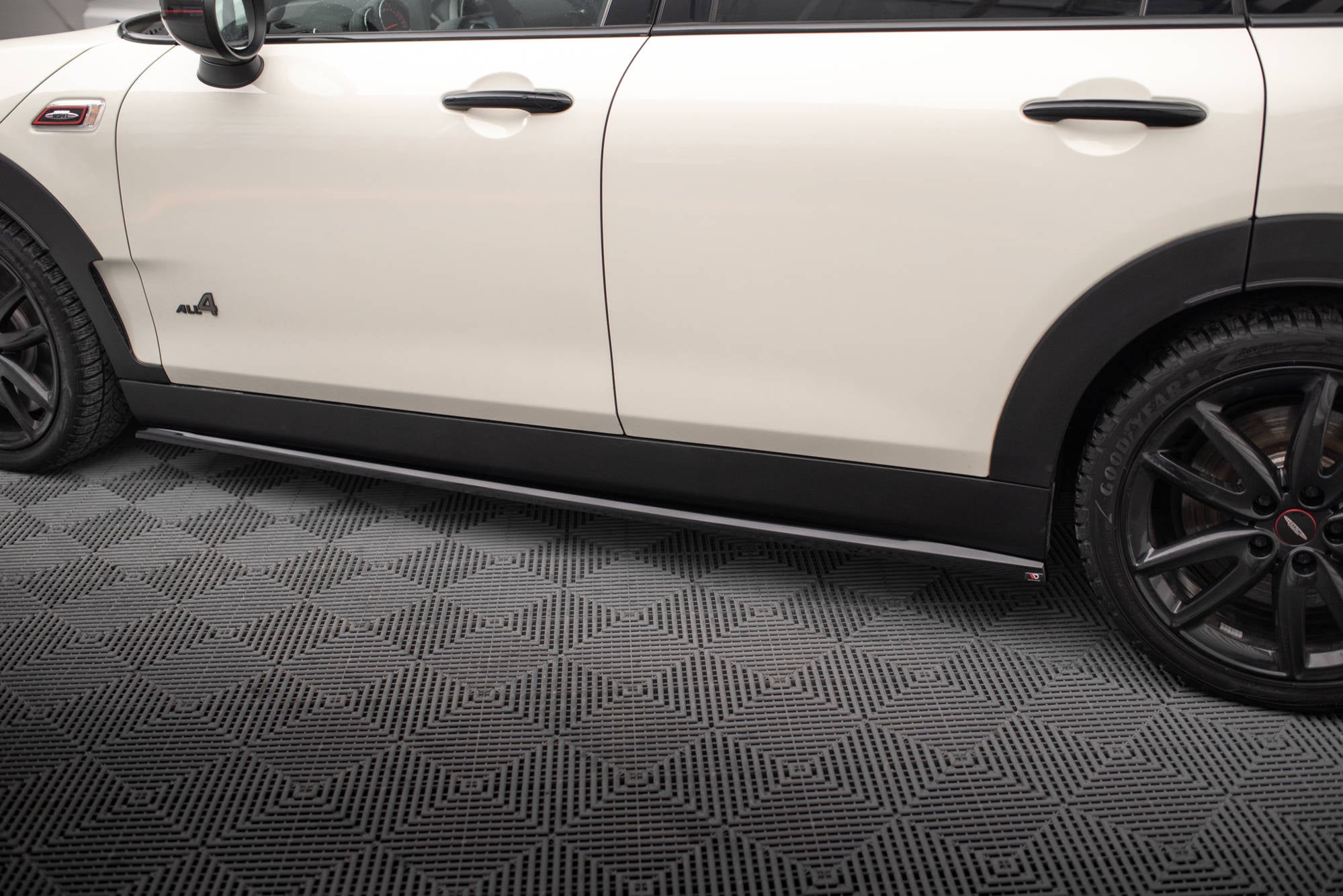 Maxton Design Street+ Seitenschweller Leisten passend für Mini Cooper Clubman John Cooper Works F54 Facelift schwarz Hochglanz