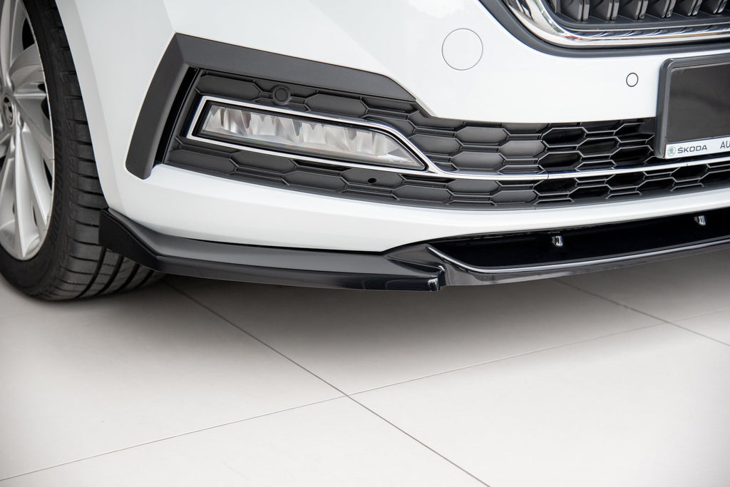 Maxton Design Street+ Spoilerlippe Front Ansatz V.1 passend für Skoda Octavia Mk4 schwarz Hochglanz