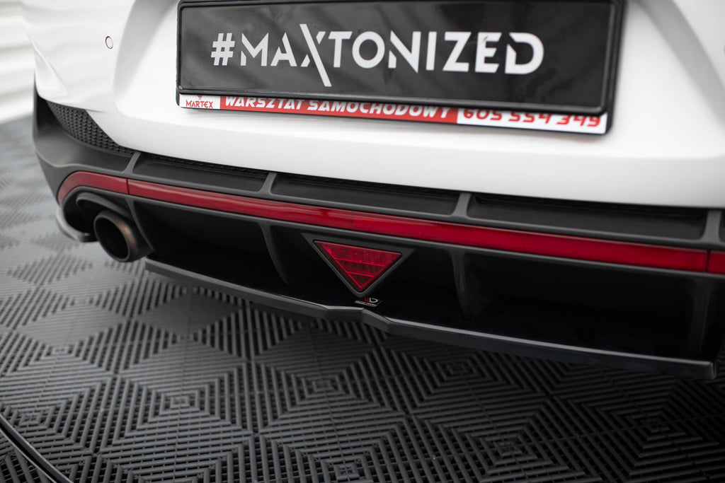 Maxton Design Street+ Mittlerer Diffusor RACE passend für Hyundai I30 N Mk3 Fastback schwarz Hochglanz