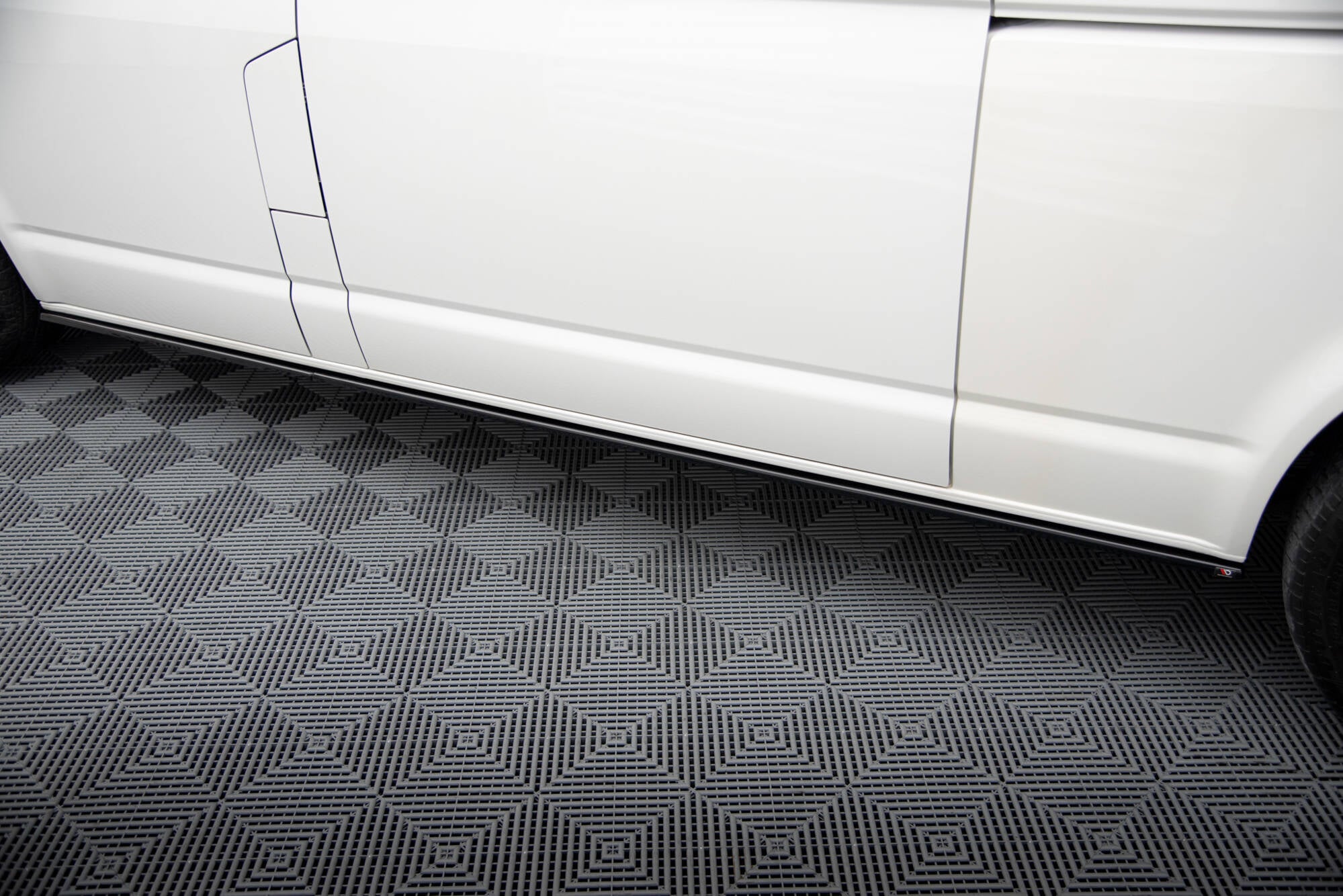 Maxton Design Street+ Seitenschweller Leisten passend für VW T6.1 Long schwarz Hochglanz