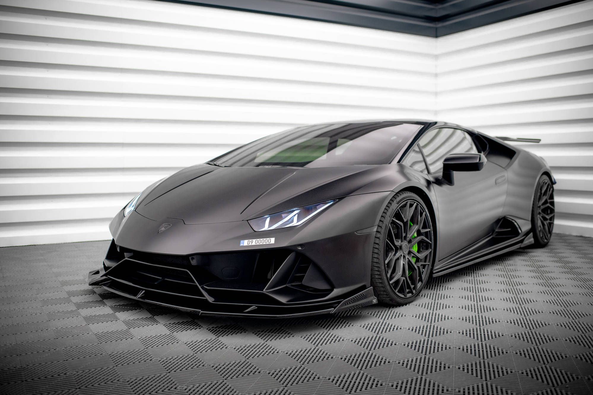 Maxton Design Street+ Spoilerlippe Front Ansatz passend für Lamborghini Huracan EVO AWD schwarz Hochglanz
