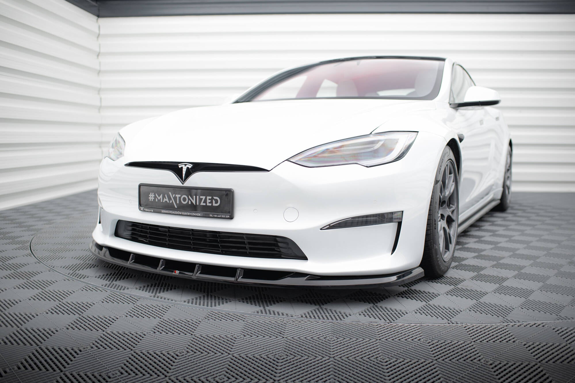 Maxton Design Street+ Spoilerlippe Front Ansatz V.3 passend für Tesla Model S Plaid Mk1 Facelift schwarz Hochglanz