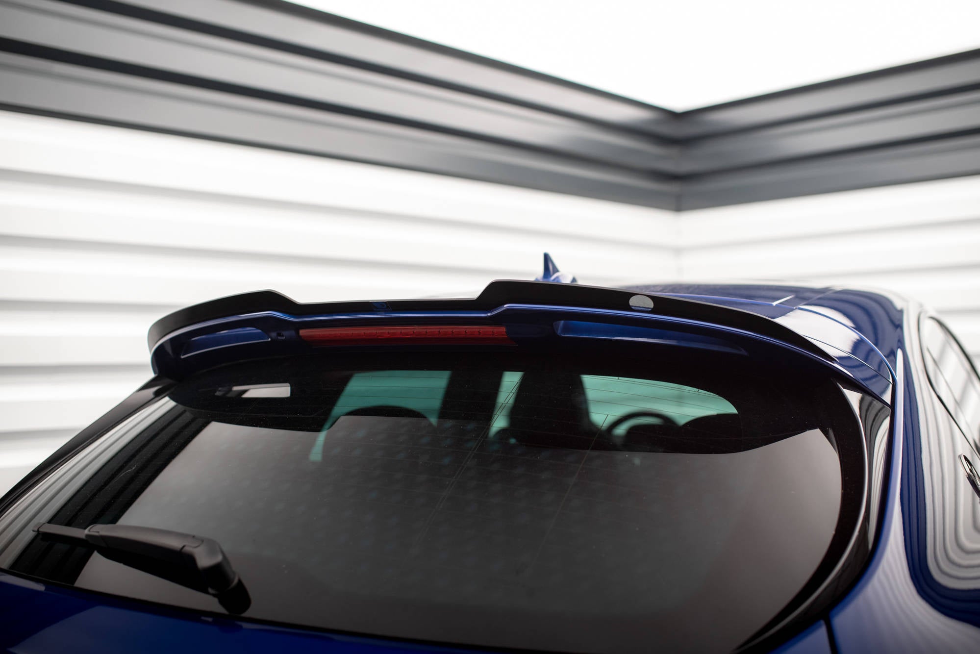 Maxton Design Spoiler CAP passend für Maserati Levante Mk1 schwarz Hochglanz