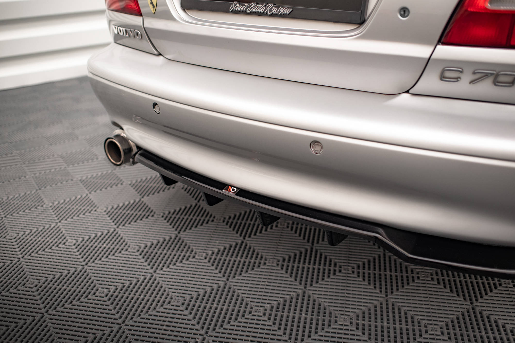 Maxton Design Street+ Mittlerer Diffusor RACE passend für Volvo C70 Mk1 schwarz Hochglanz