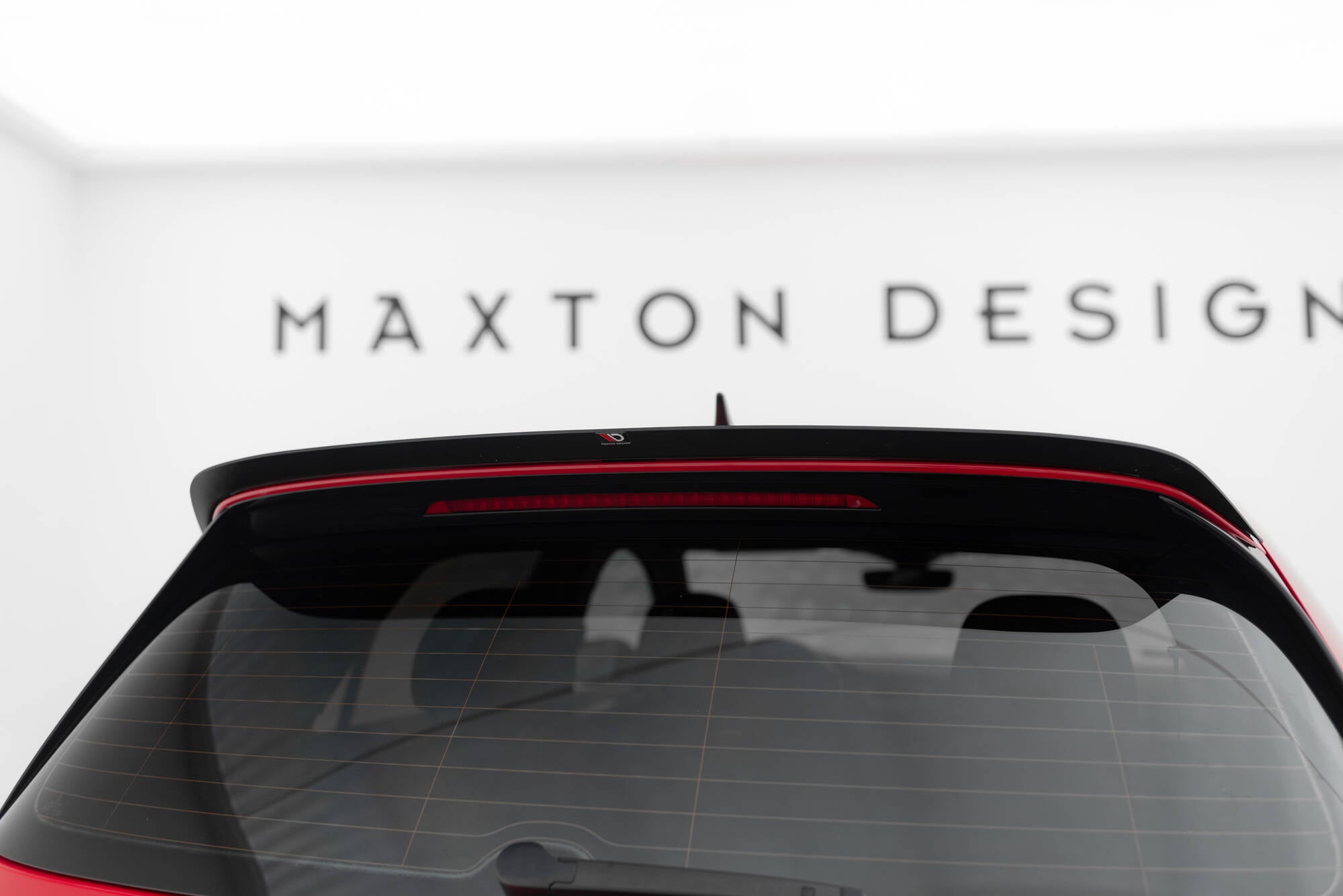 Maxton Design Spoiler CAP V.1 passend für VW Golf R / R-Line / GTI / GTD Mk7 / Mk7 Facelift schwarz Hochglanz