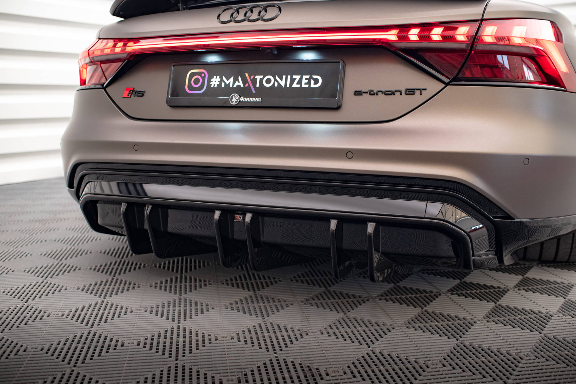 Maxton Design Diffusor Heck Ansatz passend für Audi e-Tron GT / RS GT Mk1 schwarz Hochglanz