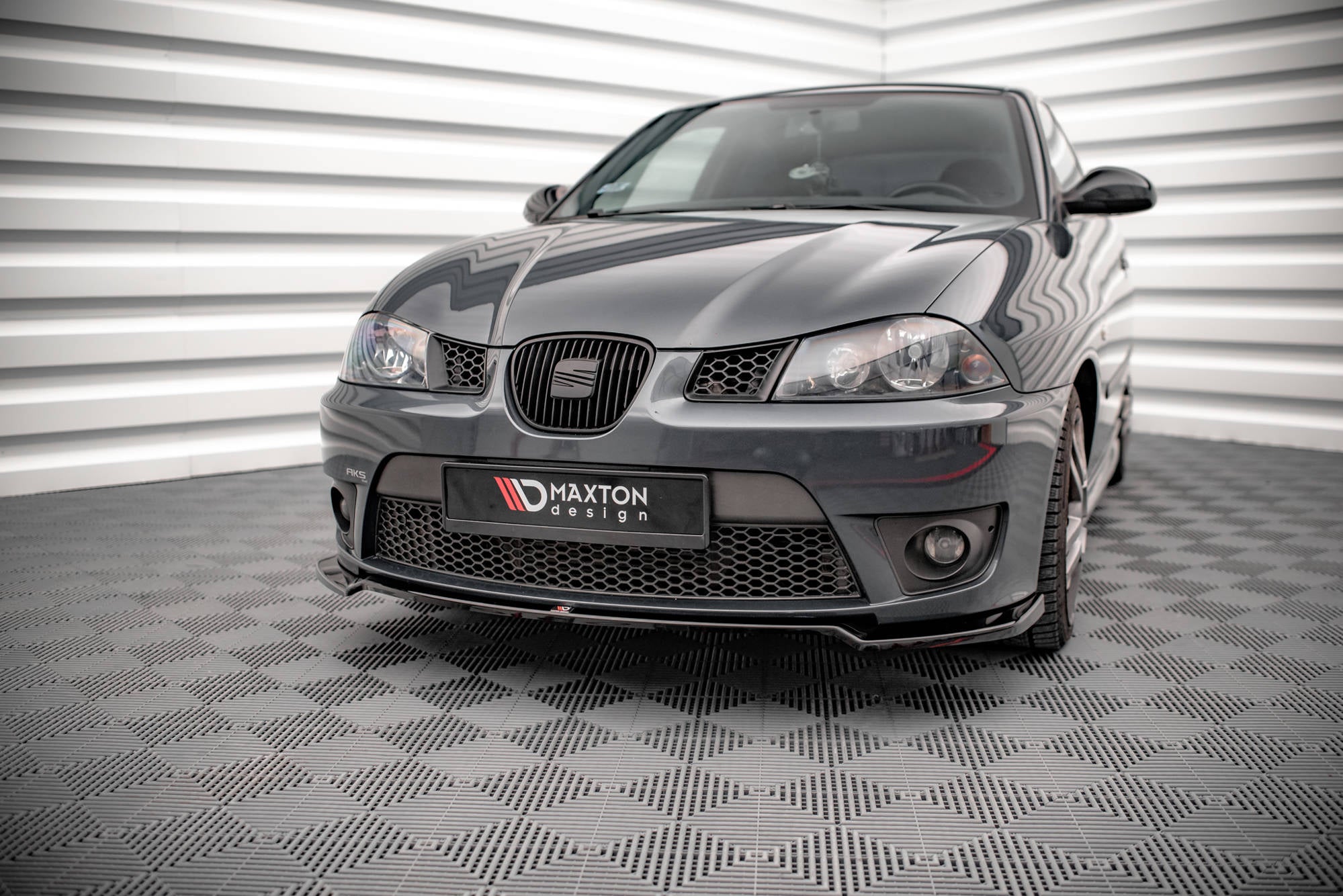 Maxton Design Street+ Spoilerlippe Front Ansatz V.3 passend für Seat Ibiza Cupra Mk3 schwarz Hochglanz
