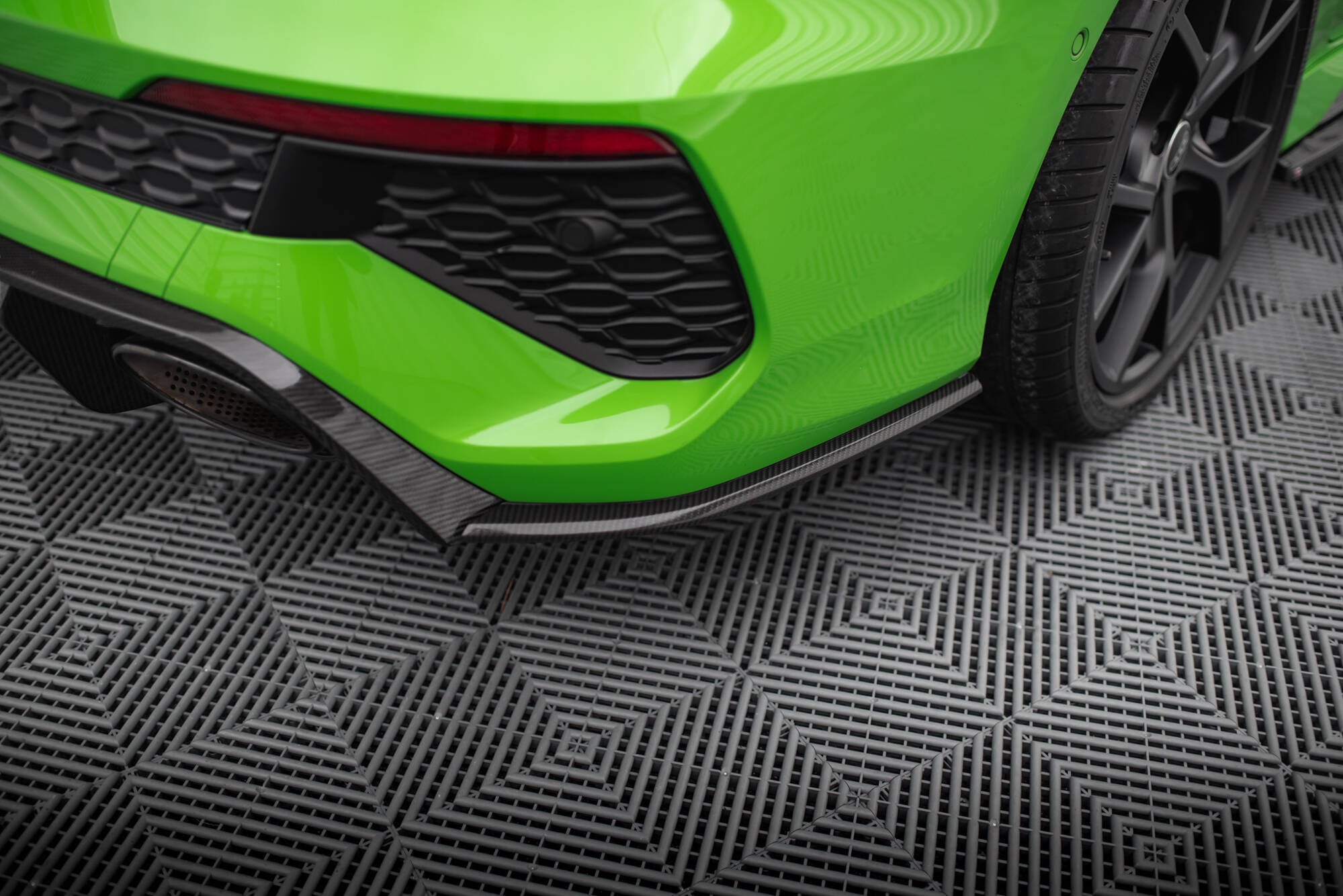 Maxton Design Prepreg Carbon Fiber Heck Ansatz Flaps Diffusor V.2 passend für Audi RS3 Limousine 8Y
