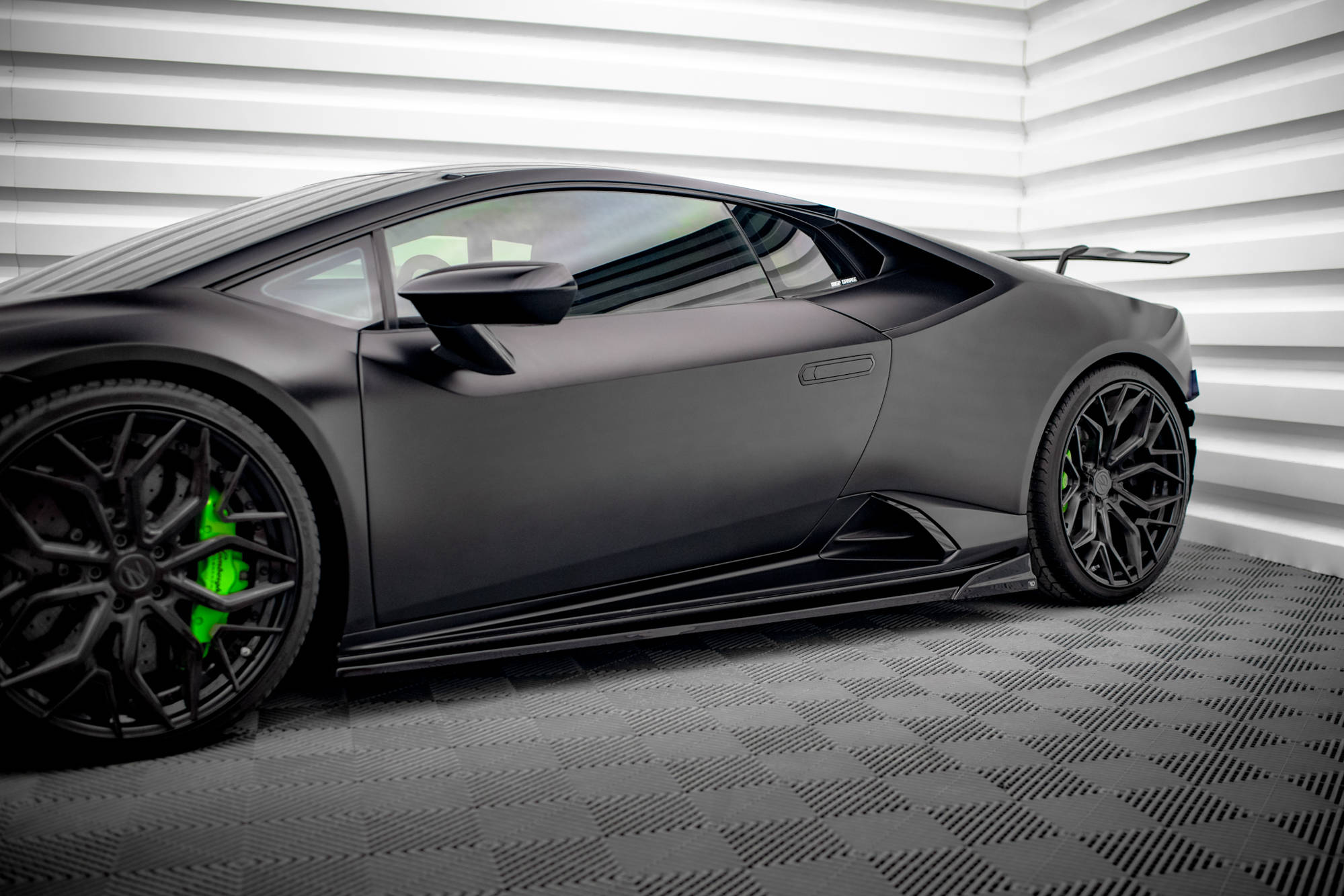 Maxton Design Street+ Seitenschweller Leisten passend für Lamborghini Huracan EVO schwarz Hochglanz