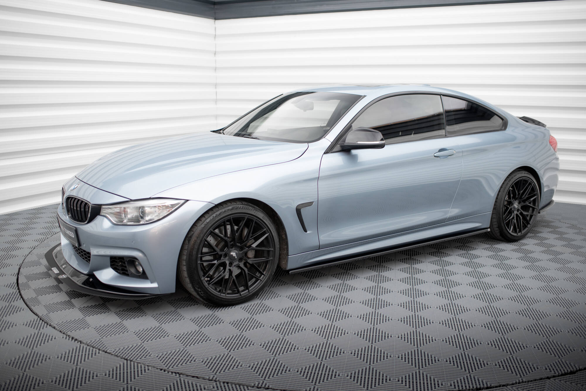 Maxton Design Street+ Seitenschweller Leisten passend für BMW 4er Coupe / Gran Coupe / Cabrio M-Paket F32 / F36 / F33 schwarz Hochglanz