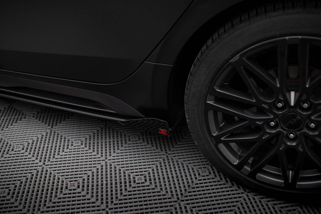 Maxton Design Street Pro Street+ Seitenschweller Leisten + Flaps passend für Kia Proceed GT / GT-Line Mk1 Facelift / Ceed GT Mk3 Facelift schwarz Hochglanz
