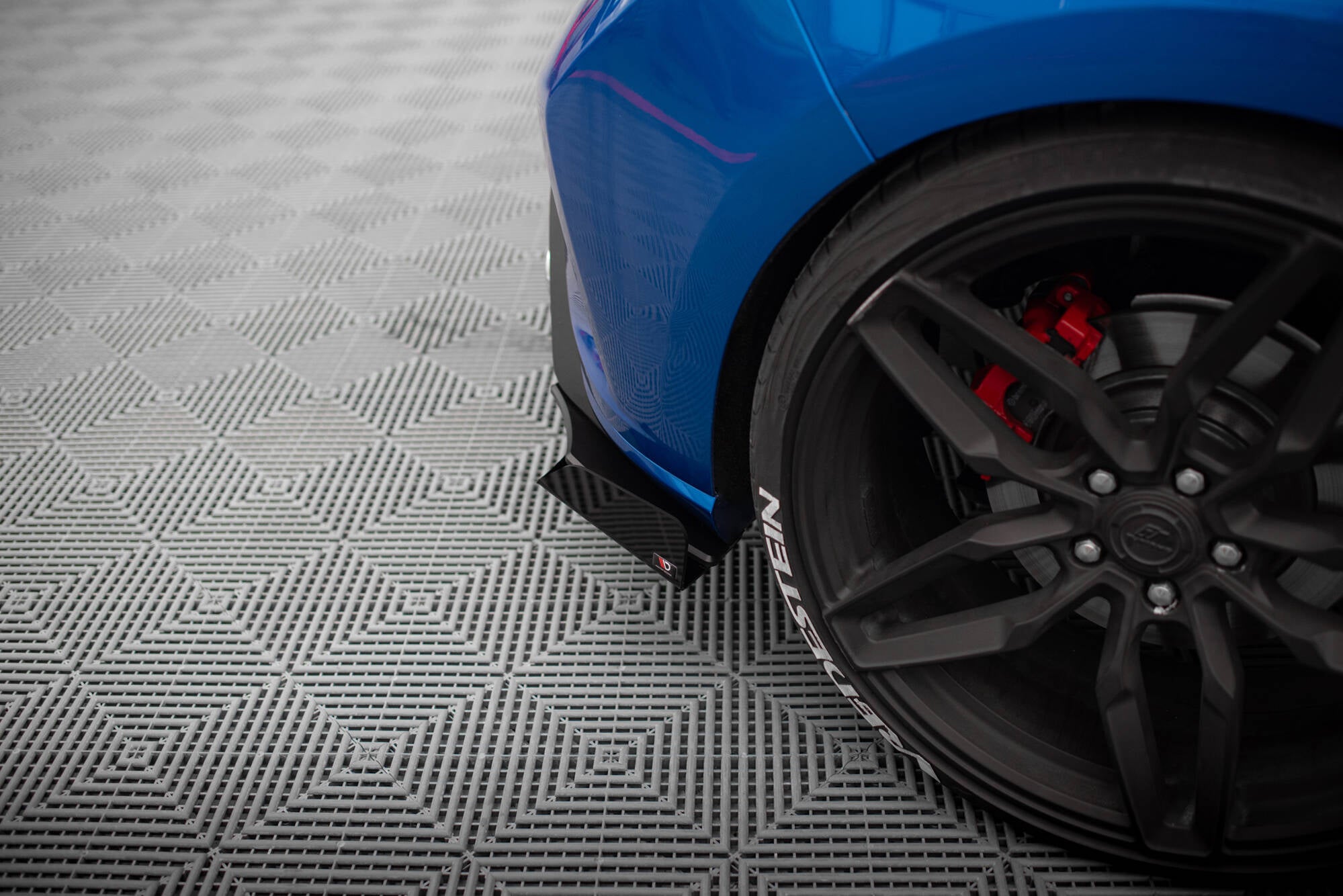 Maxton Design Street Pro Heck Ansatz Flaps Diffusor + Flaps passend für Ford Focus ST Mk4 schwarz Hochglanz