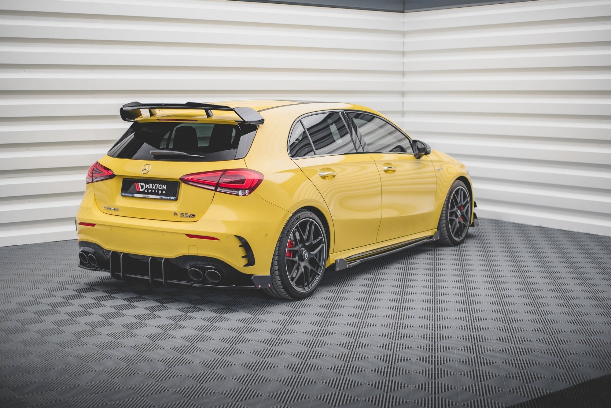 Maxton Design Heck Ansatz Flaps Diffusor V.2 + Flaps passend für Mercedes-AMG A 45 S Aero Pack W177