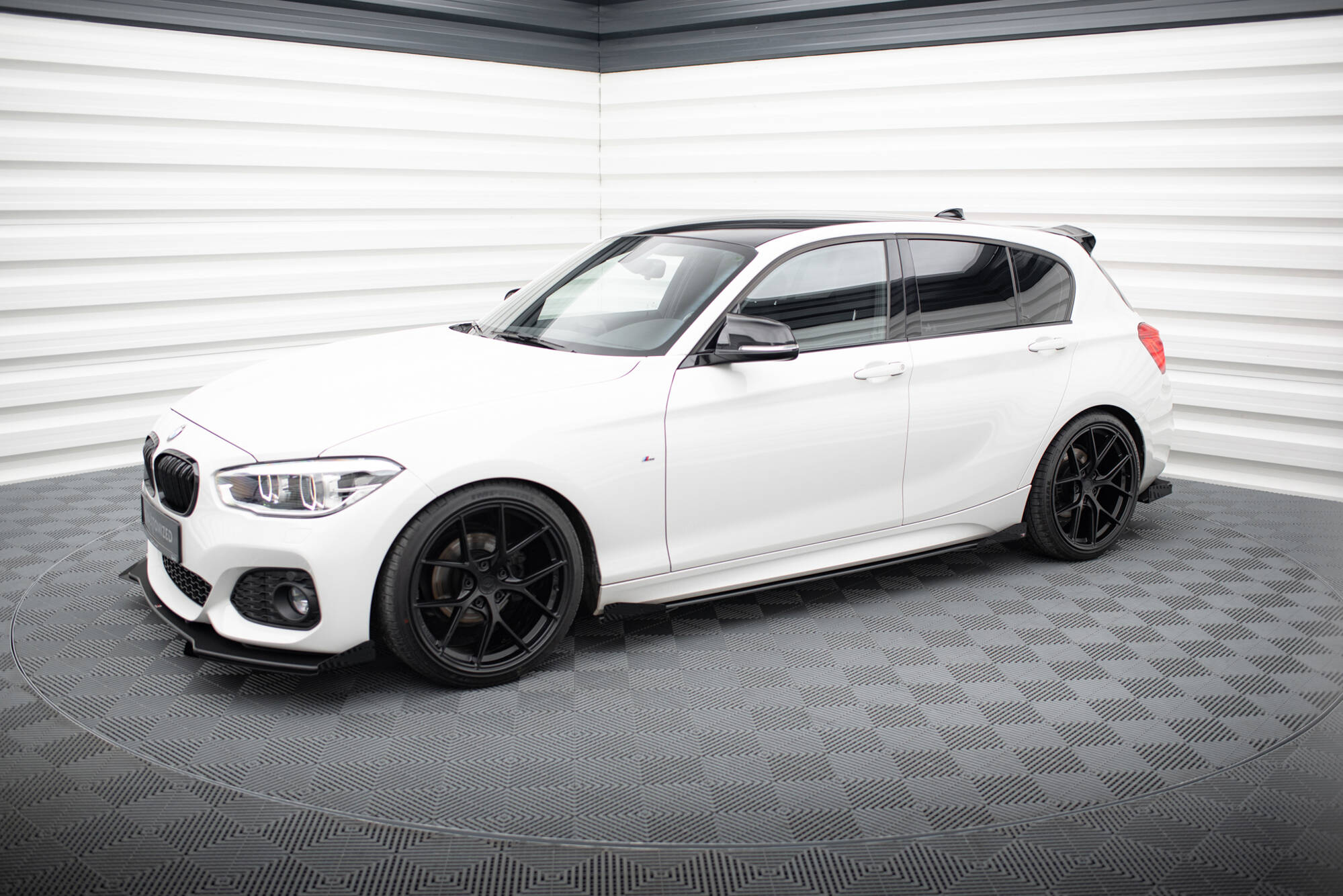 Maxton Design Seitenschweller Flaps passend für BMW 1er F20 M135i / M140i / M-Paket schwarz Hochglanz