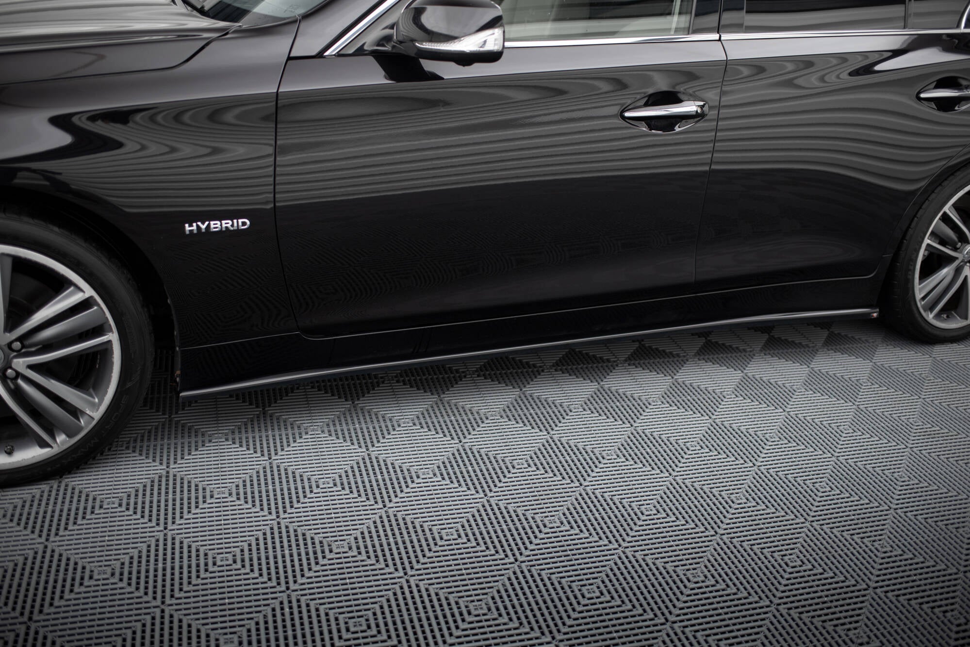 Maxton Design Street+ Seitenschweller Leisten V.2 passend für Infiniti Q50 S Mk1 schwarz Hochglanz