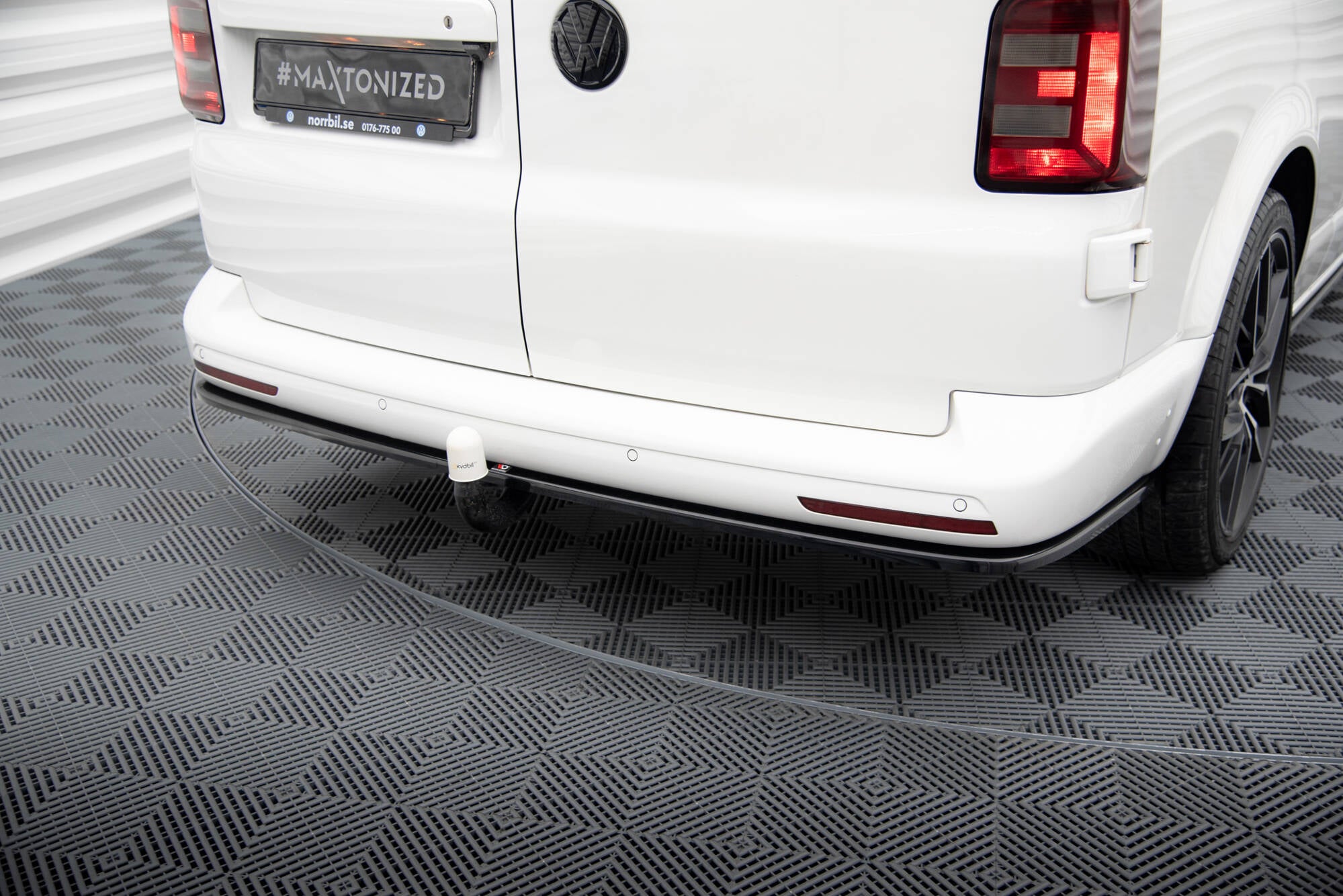 Maxton Design Heckansatz VW T6 / T6.1 Long schwarz Hochglanz für Volkswagen T6.1