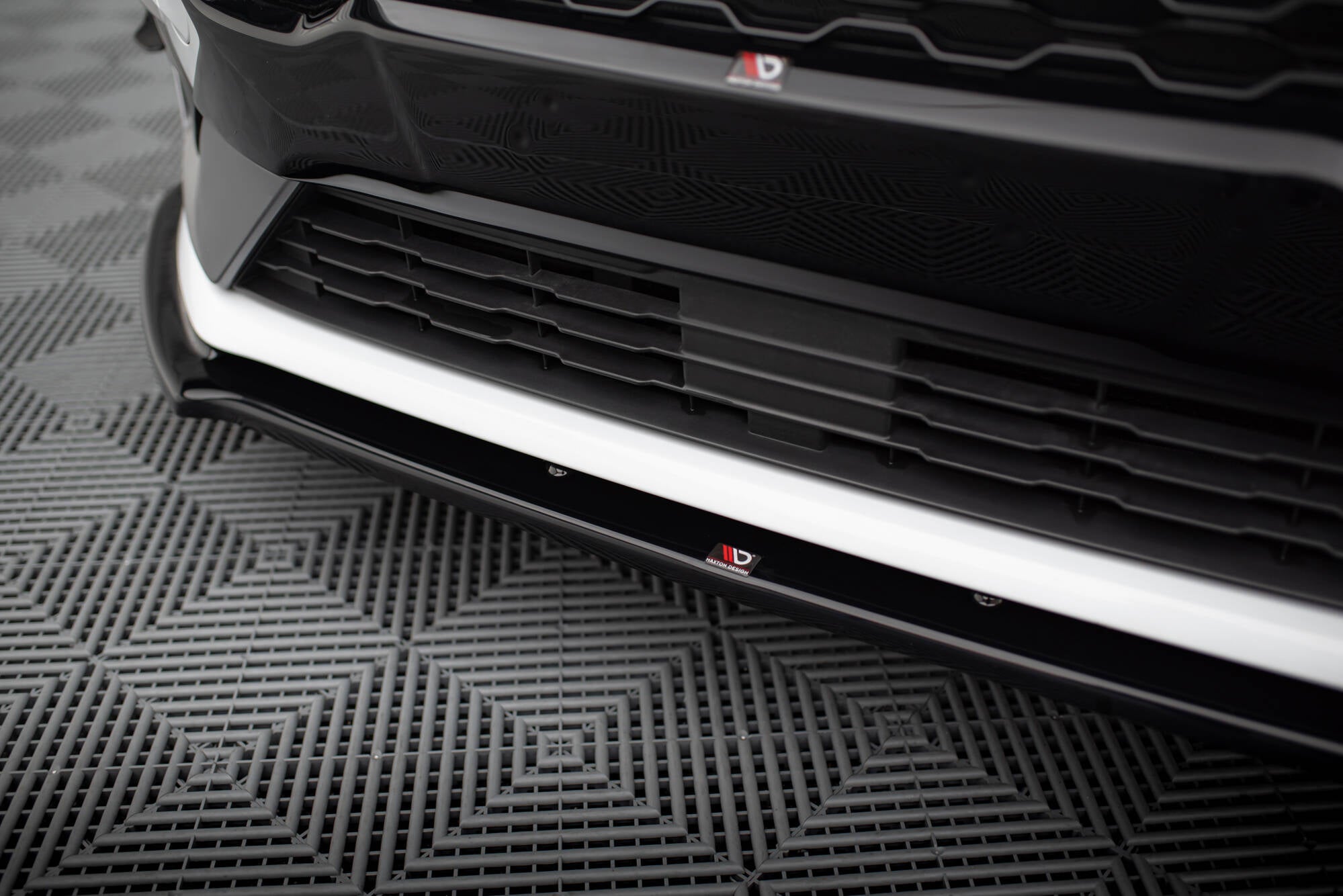 Maxton Design Street+ Spoilerlippe Front Ansatz V.2 passend für Ford Fiesta Mk8 ST / ST-Line schwarz Hochglanz