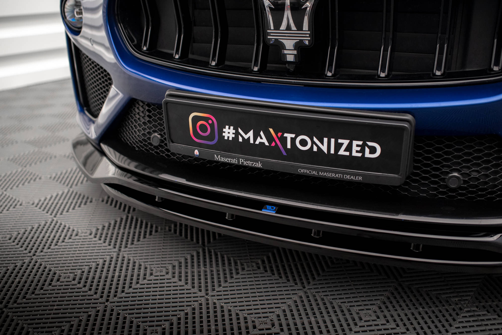Maxton Design Street+ Spoilerlippe Front Ansatz passend für Maserati Levante GTS / Trofeo Mk1 schwarz Hochglanz
