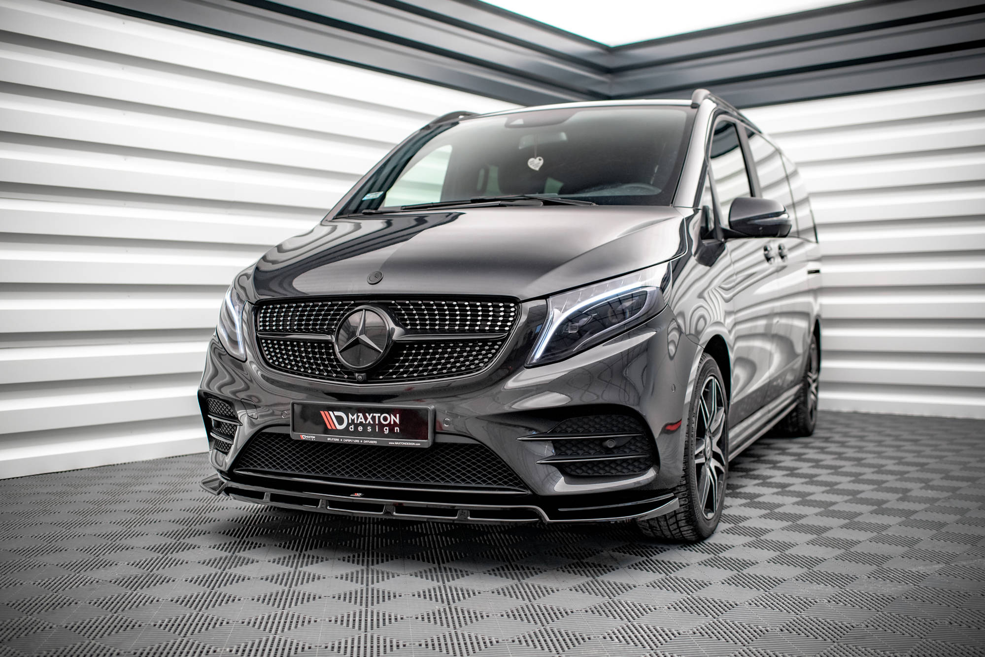 Maxton Design Street+ Spoilerlippe Front Ansatz V.5 passend für Mercedes-Benz V-Klasse AMG-Line W447 schwarz Hochglanz