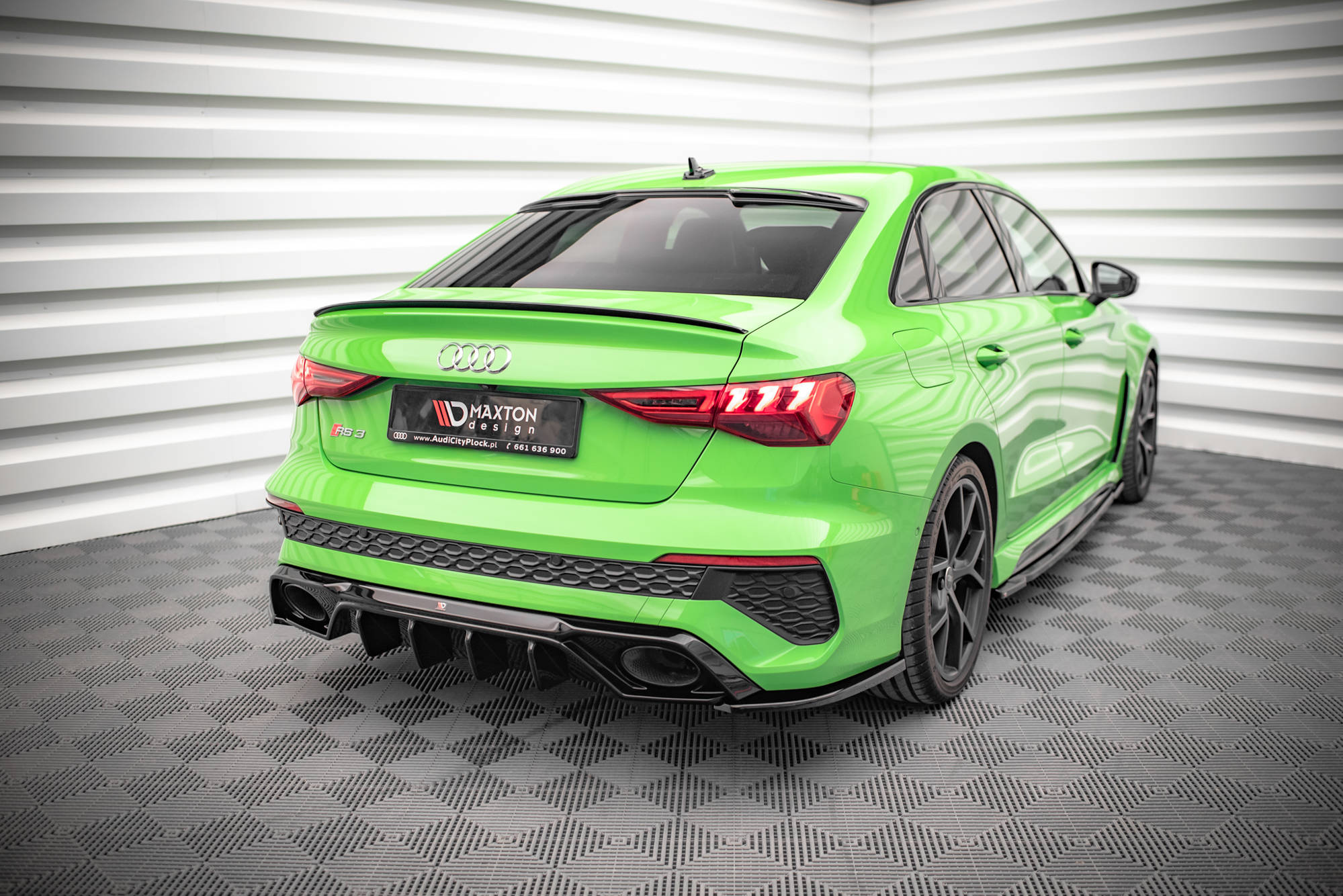 Maxton Design Heck Ansatz Flaps Diffusor passend für Audi RS3 Limousine 8Y schwarz Hochglanz