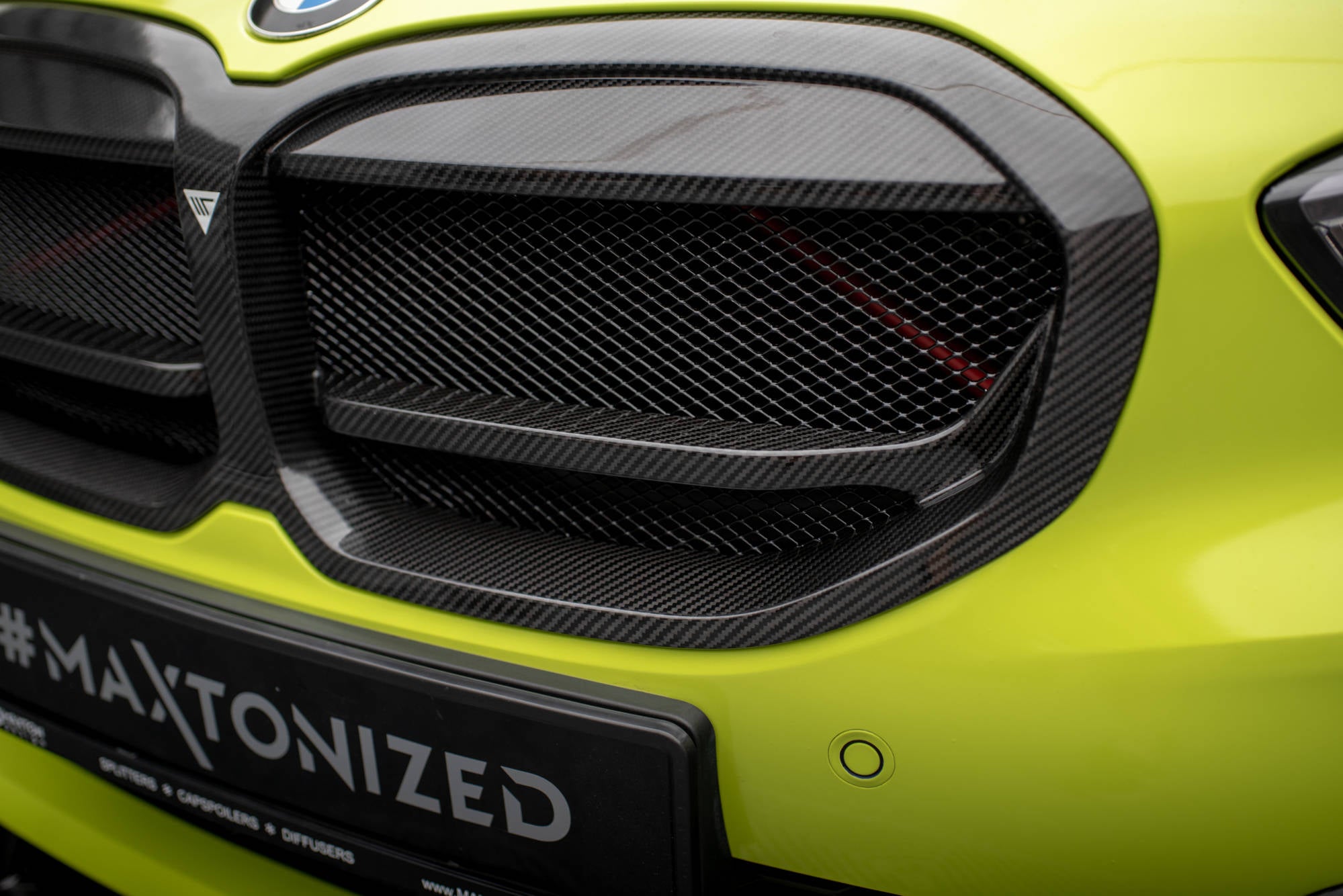 Maxton Design Prepreg Carbon Fiber Front Grill BMW 1er M-Paket/ M135i / 128ti F40 für BMW 1er F40