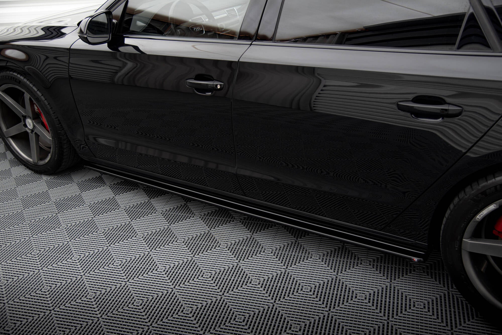 Maxton Design Street+ Seitenschweller Leisten passend für Audi A8 D4 schwarz Hochglanz