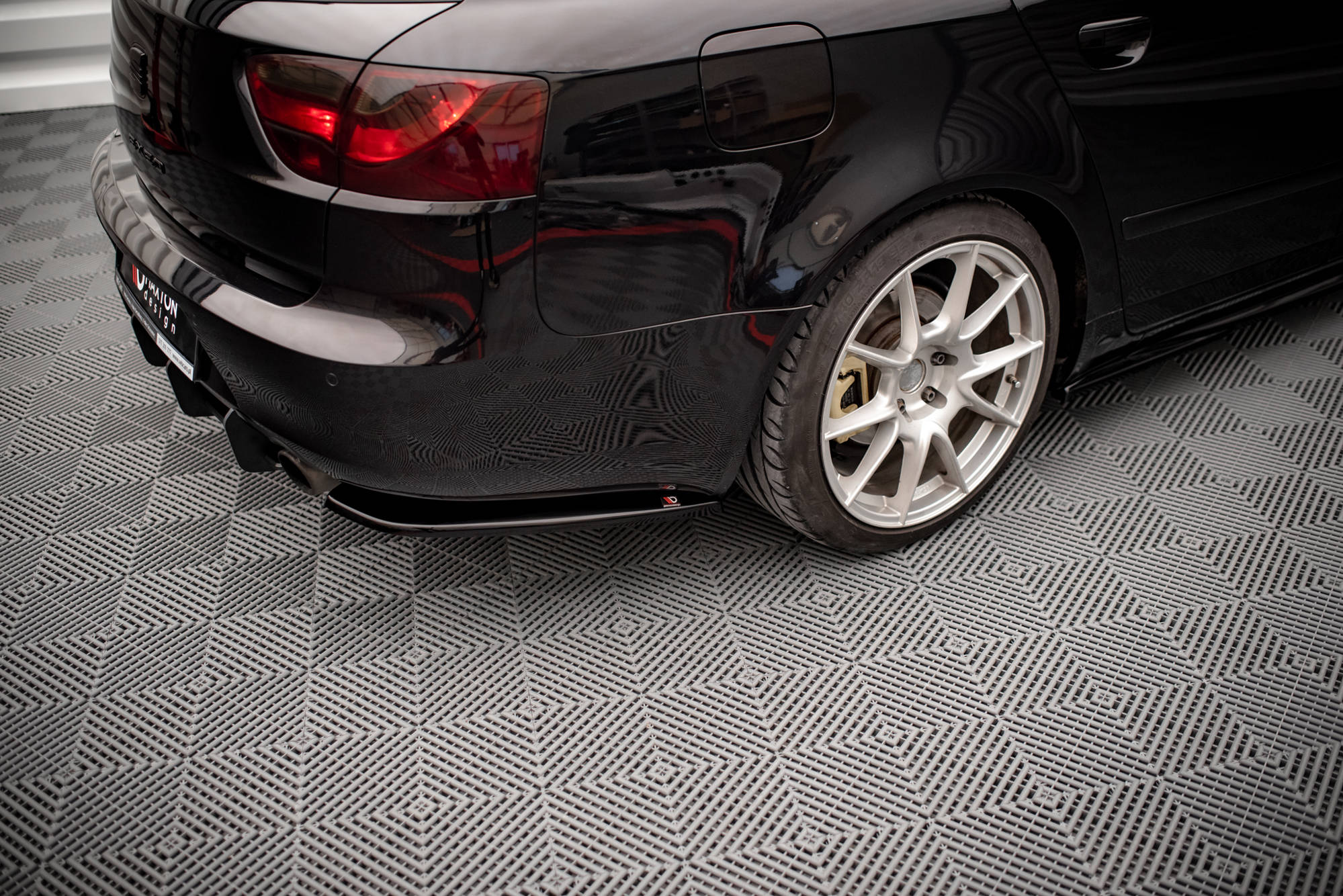 Maxton Design Heck Ansatz Flaps Diffusor passend für Seat Exeo schwarz Hochglanz