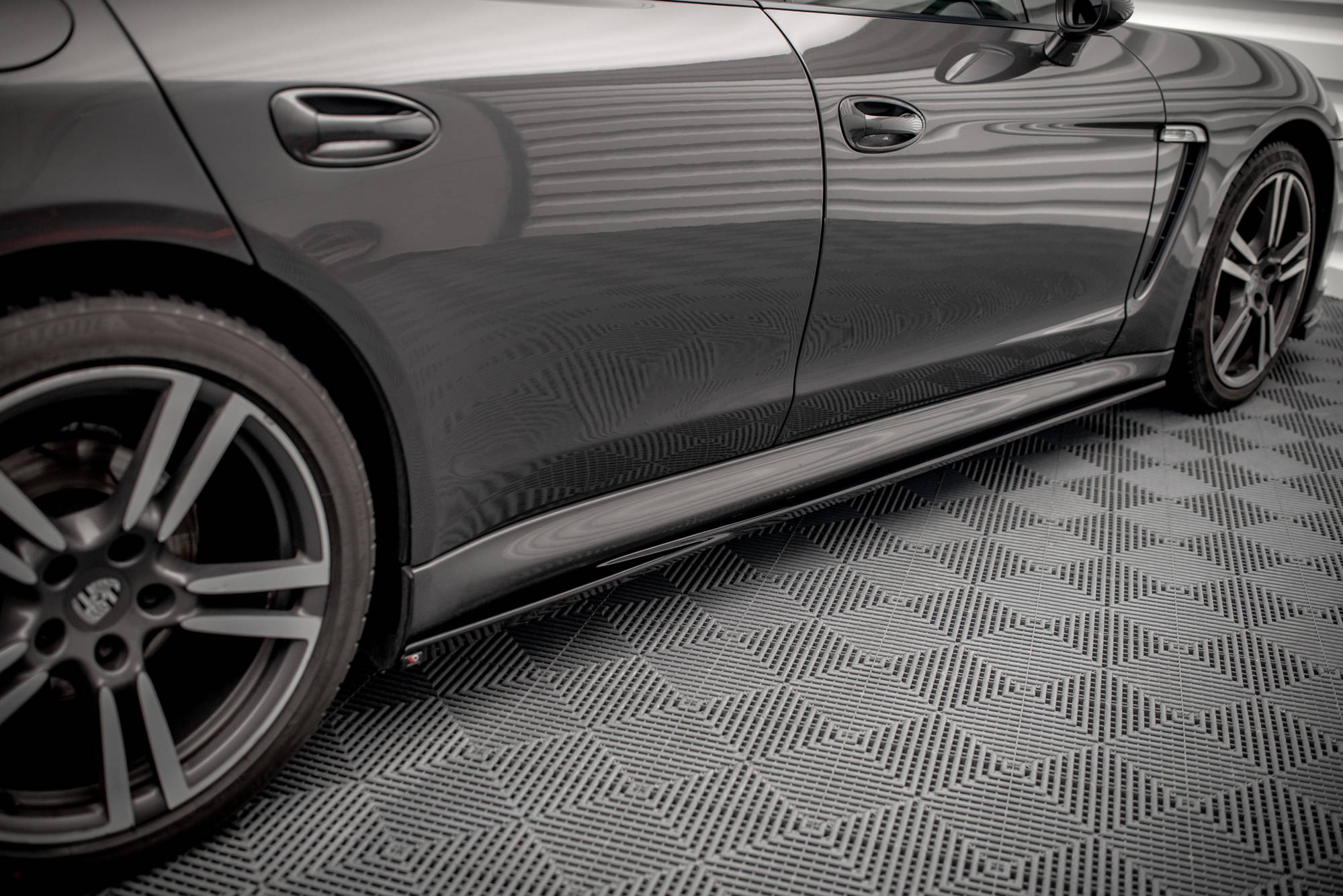 Maxton Design Street+ Seitenschweller Leisten passend für V.1 passend für Porsche Panamera / Panamera Diesel / Panamera Turbo 970 schwarz Hochglanz
