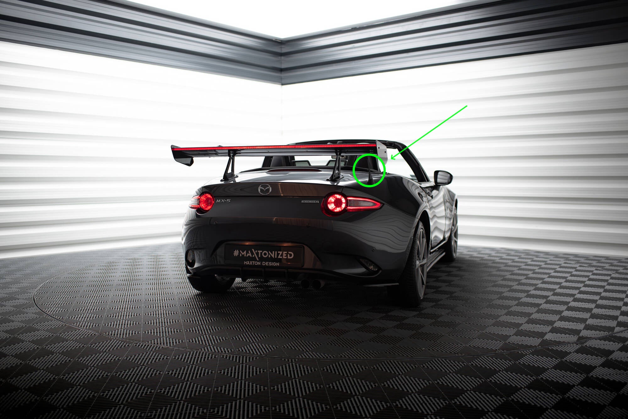 Maxton Design Carbon Spoiler With Upper Swan Mounting + LED Mazda MX-5 ND (Mk4) für Mazda MX-5 Mk4 (ND)