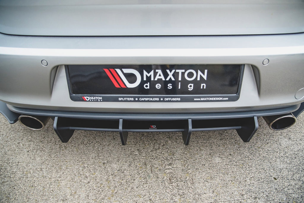 Maxton Design Robuste Racing Heckschürze V.2 passend für VW Golf 7 GTI