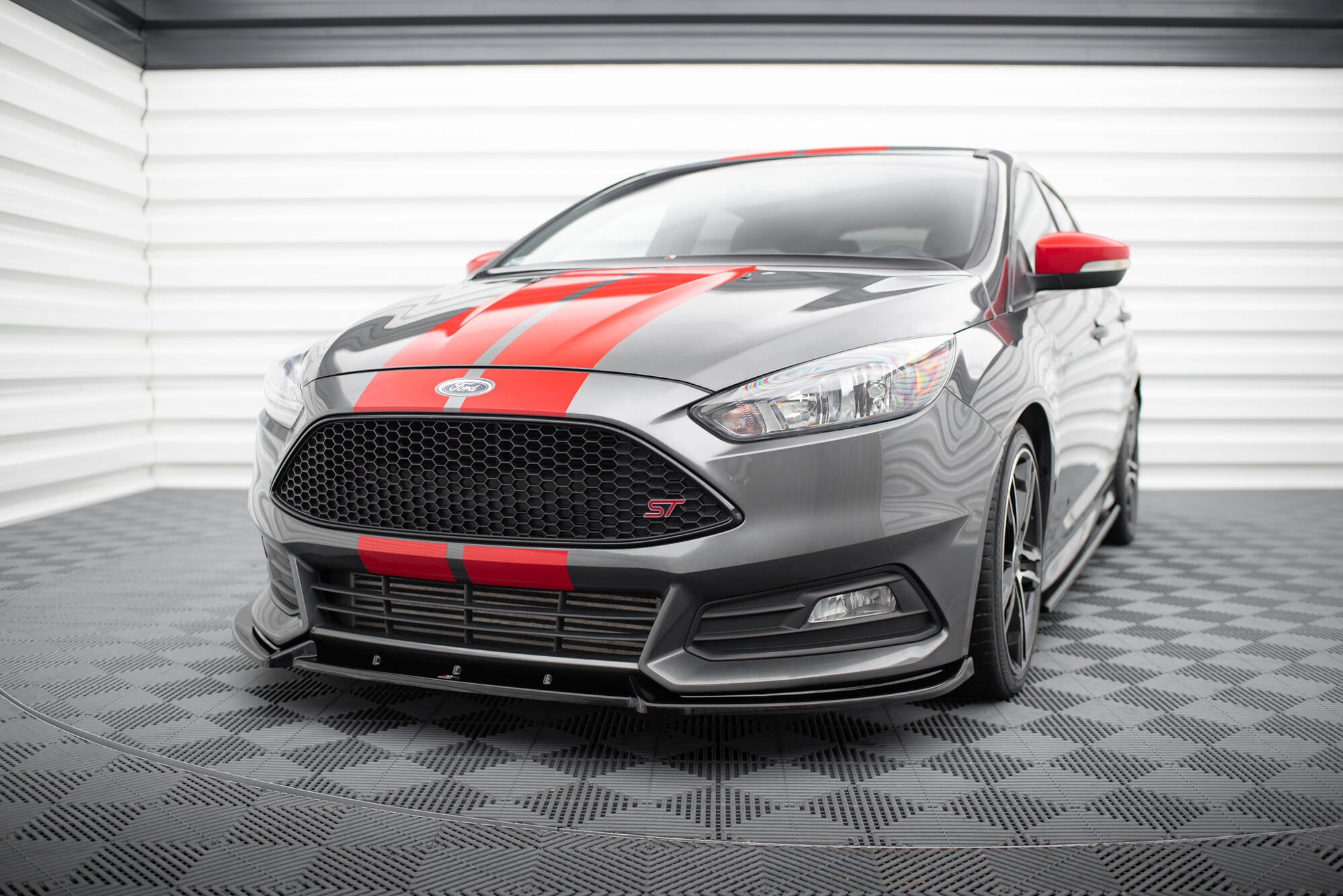 Maxton Design Street+ Spoilerlippe Front Ansatz V.4 passend für Ford Focus ST Mk3 Facelift schwarz Hochglanz