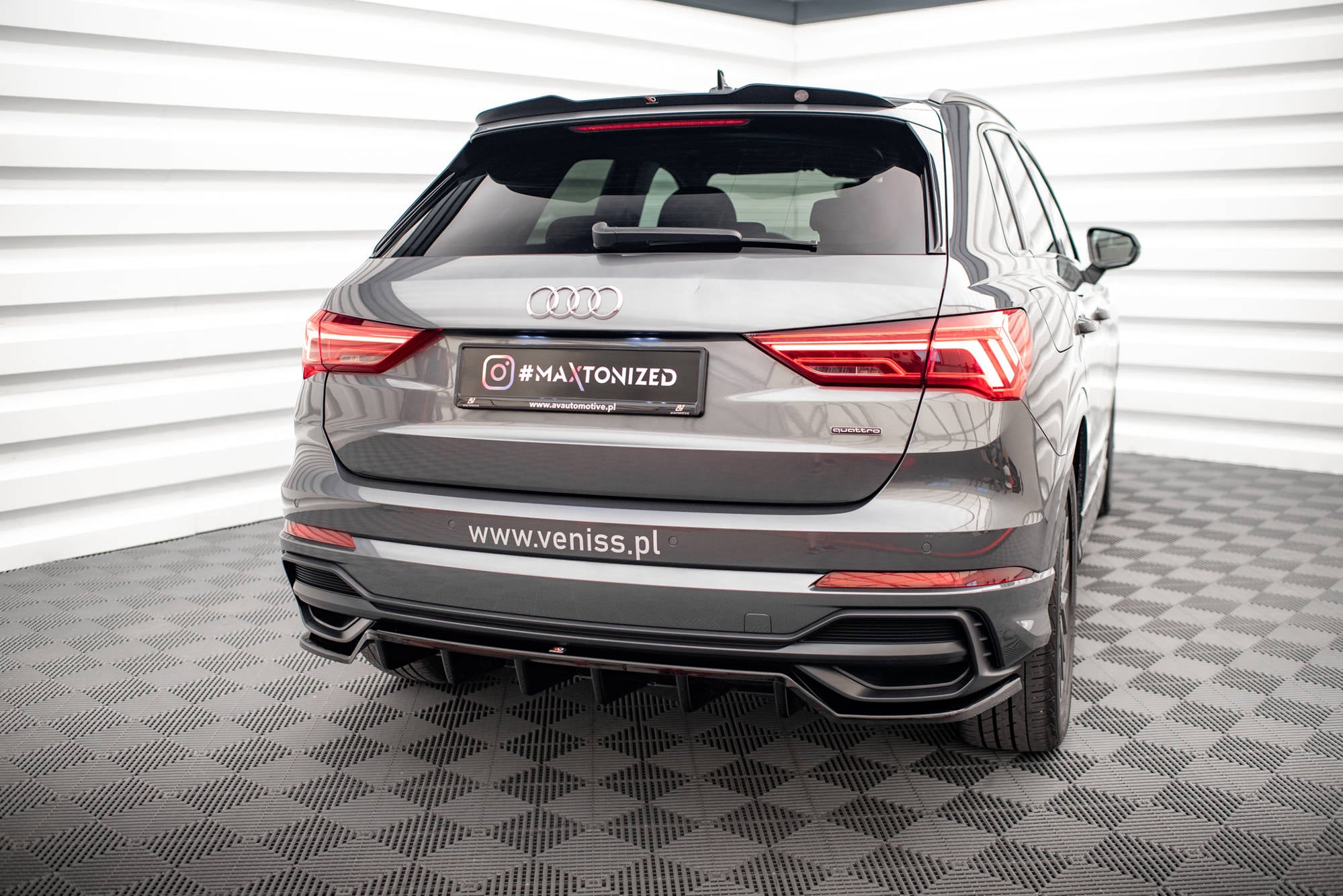 Maxton Design Spoiler CAP passend für Audi Q3 S-Line SUV F3 schwarz Hochglanz