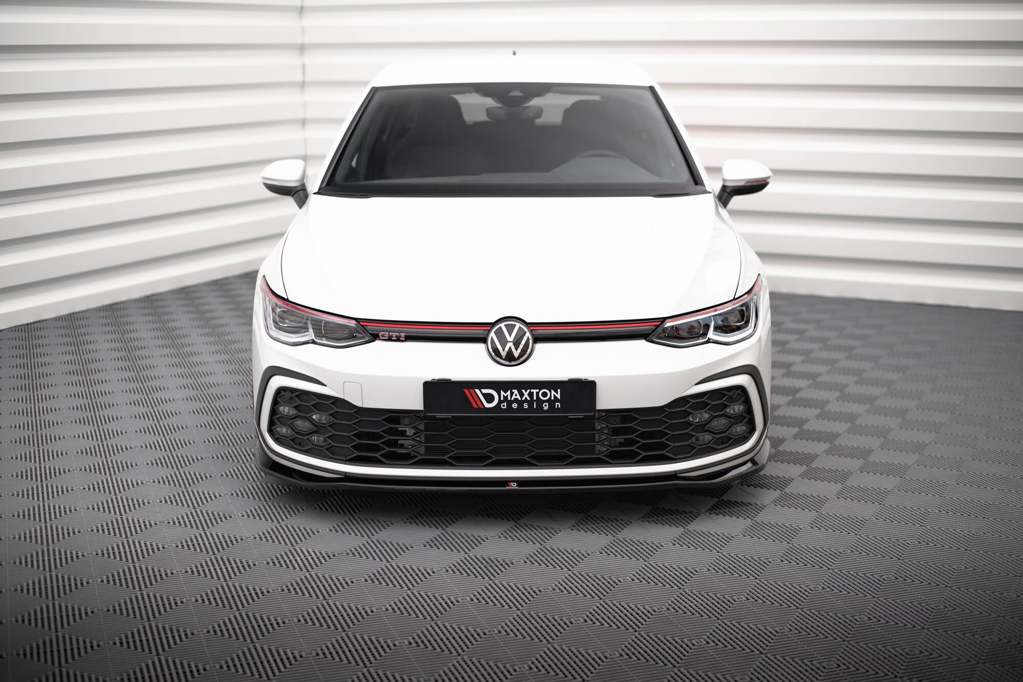 Maxton Design Street+ Spoilerlippe Front Ansatz V.7 passend für VW Golf GTI / GTE / GTD / R-Line Mk8 schwarz Hochglanz