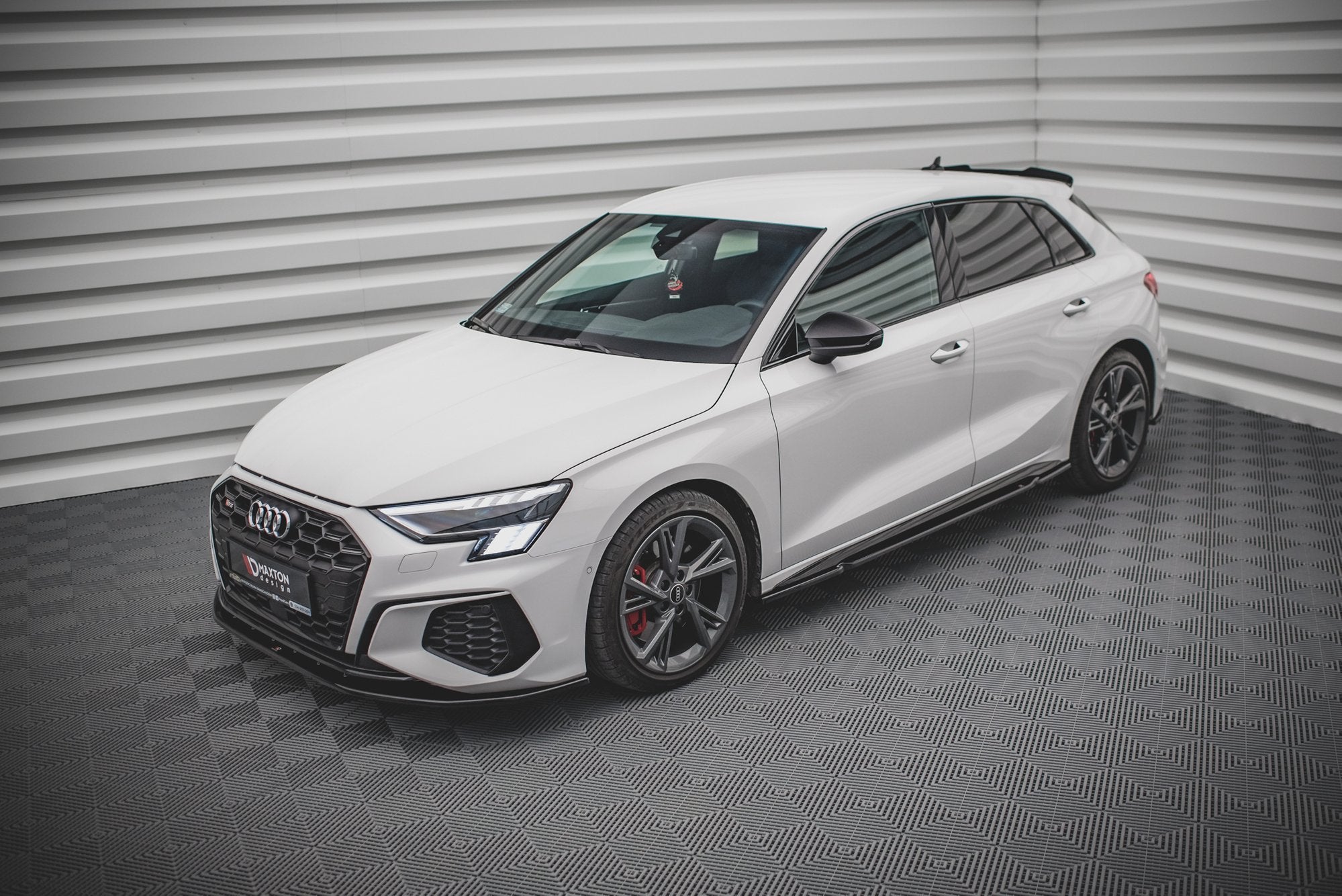 Maxton Design Street+ Seitenschweller Leisten passend für V.1 passend für Audi S3 / A3 S-Line Sportback / Limousine 8Y / 8Y Facelift schwarz Hochglanz