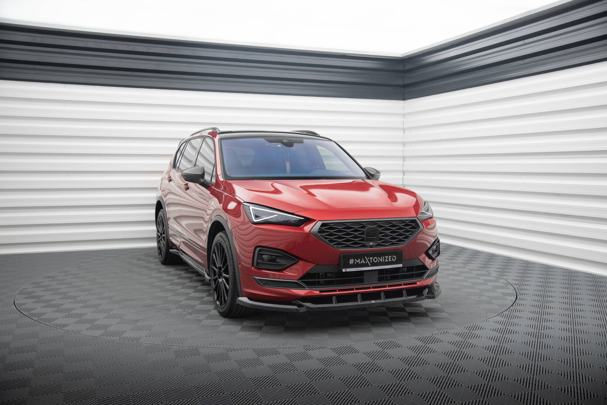 Maxton Design Street+ Spoilerlippe Front Ansatz V.1 passend für Seat Tarraco FR Mk1 schwarz Hochglanz