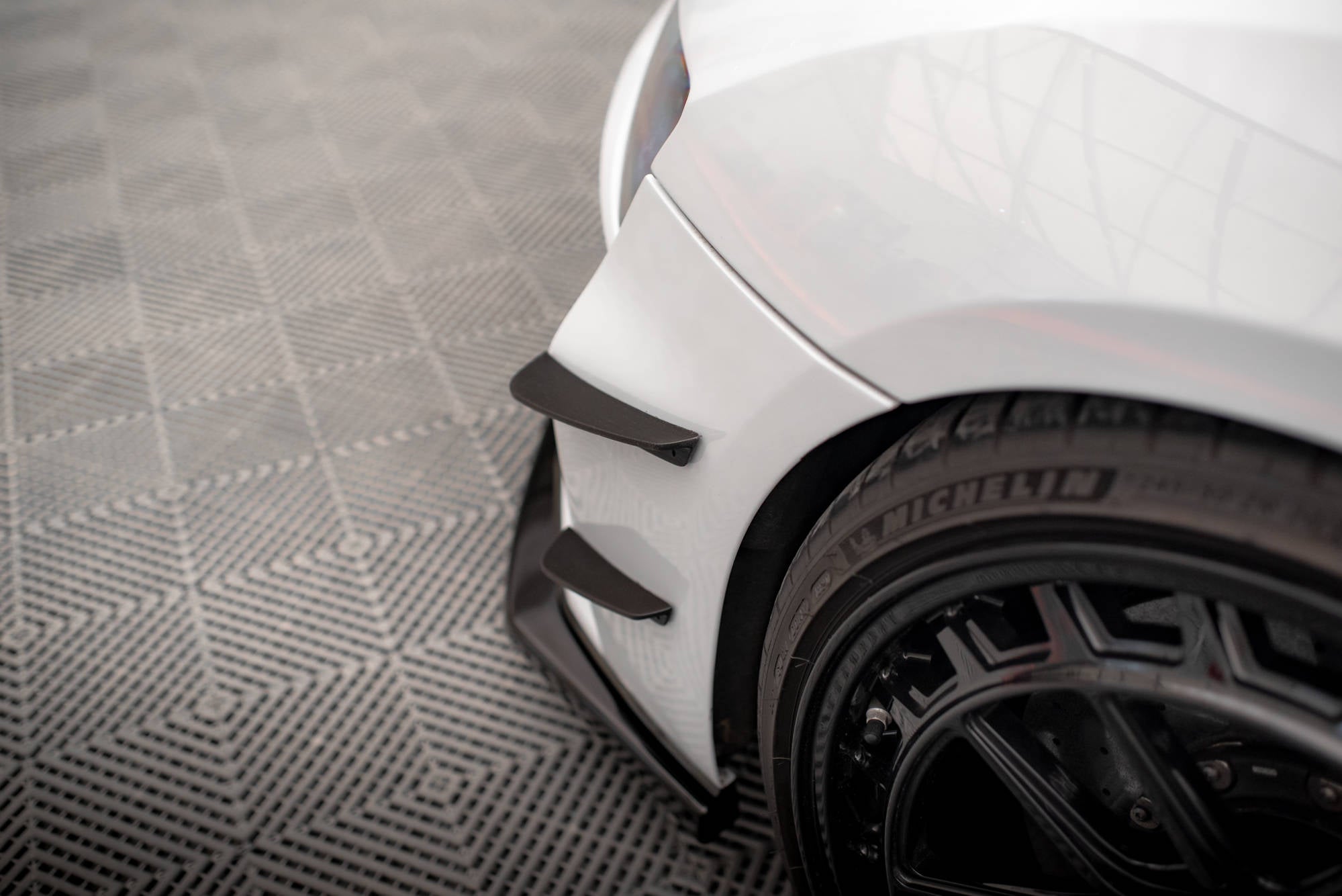 Maxton Design Stoßstangen Flaps Wings vorne Canards passend für Audi RS3 Sportback 8Y Facelift