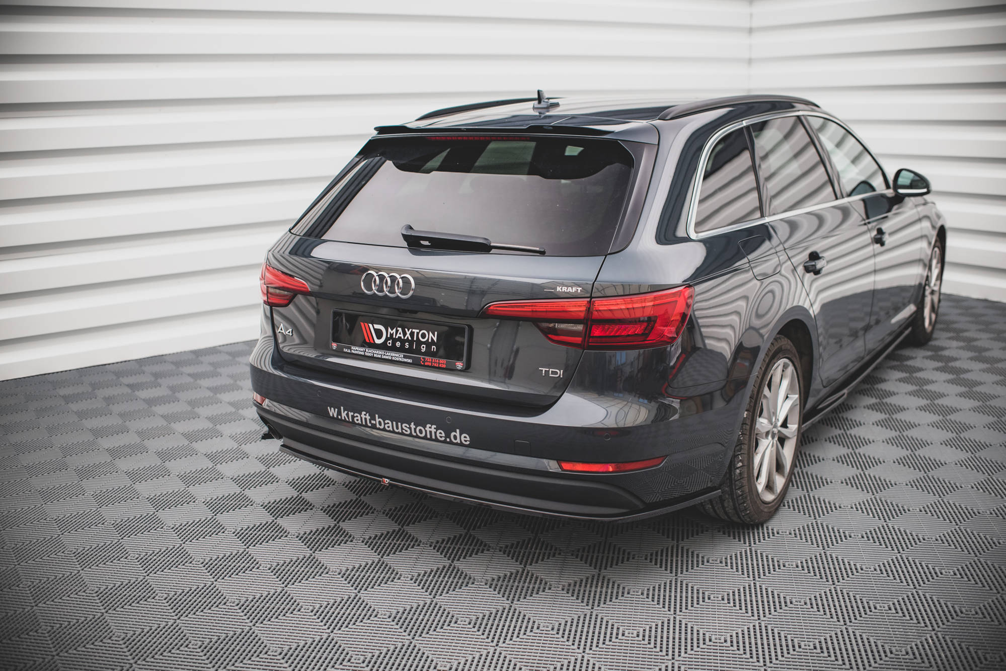Maxton Design Heck Ansatz Flaps Diffusor passend für Audi A4 B9 schwarz Hochglanz