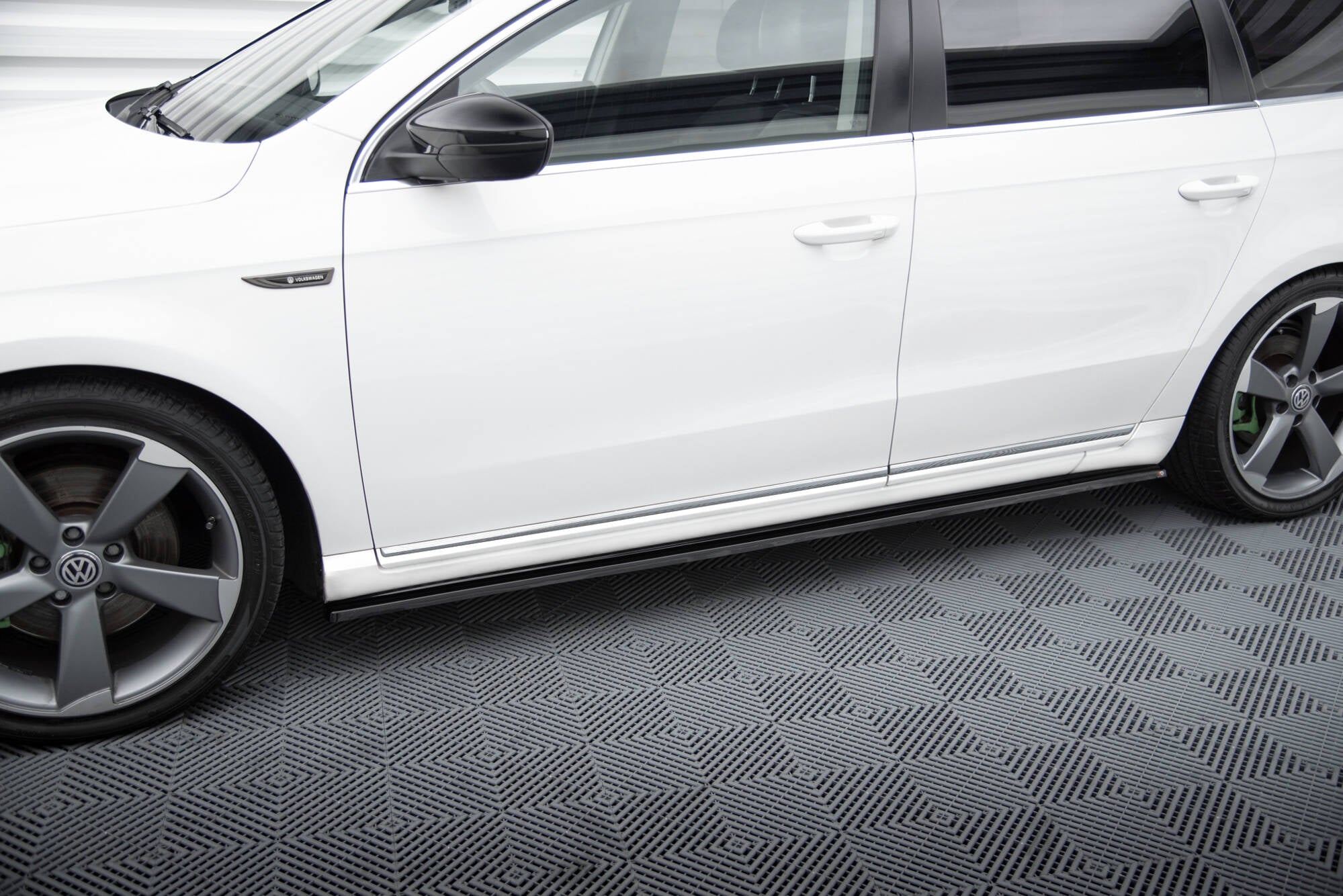Maxton Design Street+ Seitenschweller Leisten passend für VW Passat B7 schwarz Hochglanz