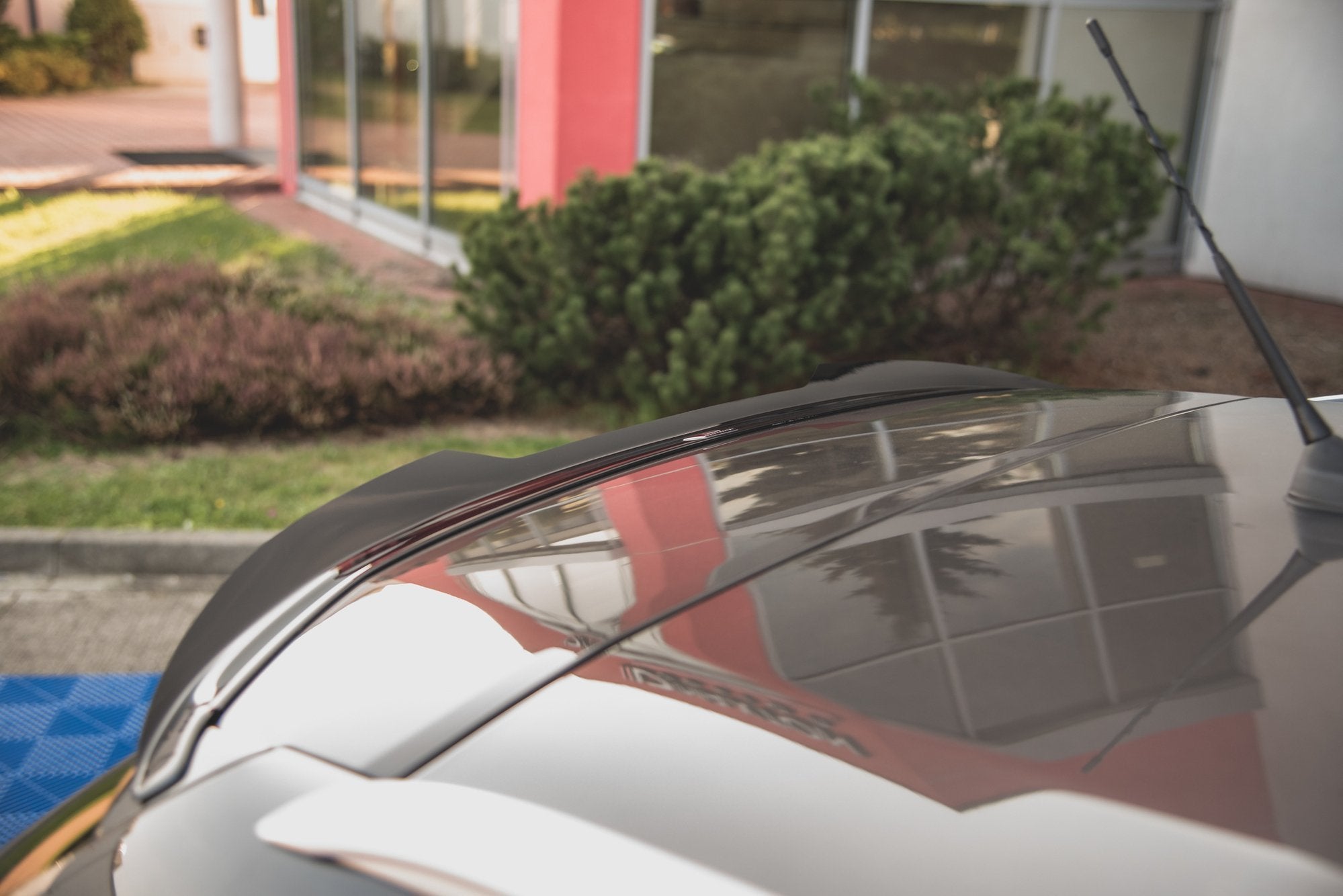 Maxton Design Spoiler CAP passend für Peugeot 308 SW Mk2 schwarz Hochglanz