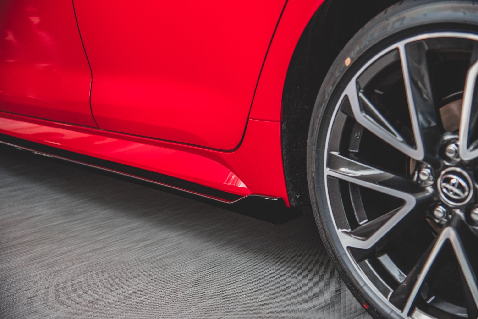 Maxton Design Seitenschweller Ansatz für Toyota Corolla XII Hatchback Carbon Look