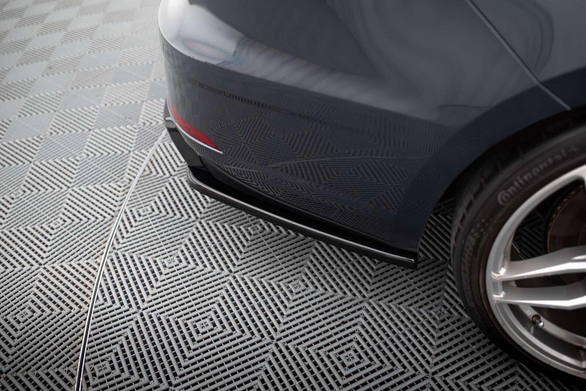 Maxton Design Heck Ansatz Flaps Diffusor V.2 passend für Seat Leon Cupra Mk3 FL Sportstourer schwarz Hochglanz