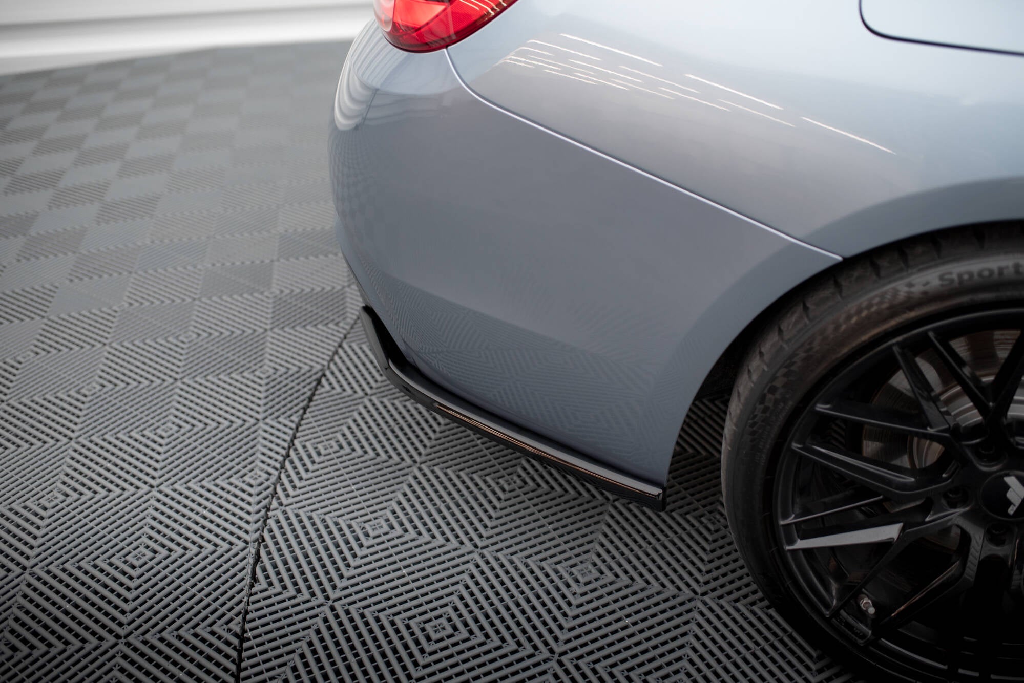 Maxton Design Heck Ansatz Flaps Diffusor V.4 passend für BMW 4er Coupe M-Paket F32 schwarz Hochglanz